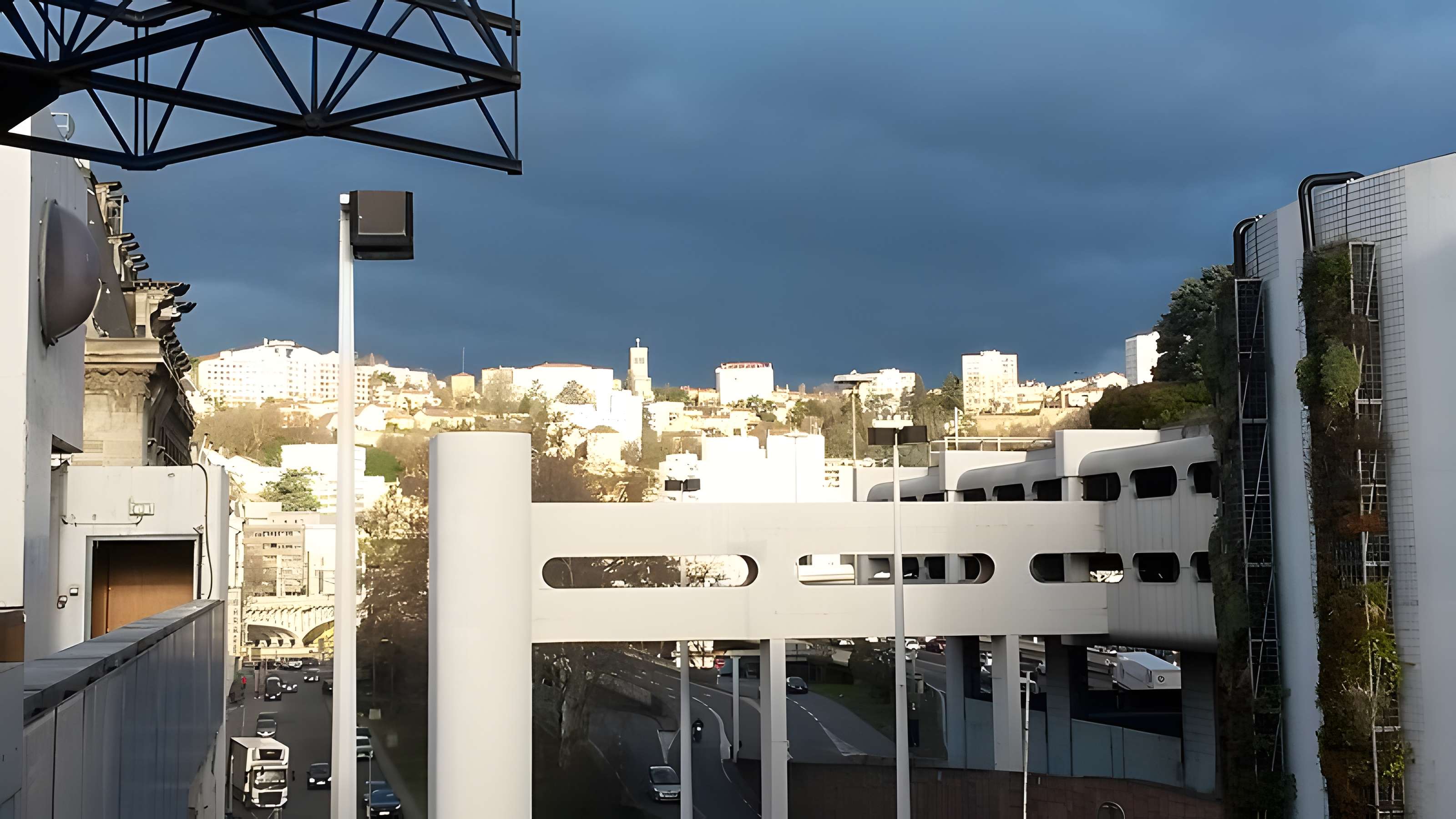 Eglise Saint-Irénée et calvaire