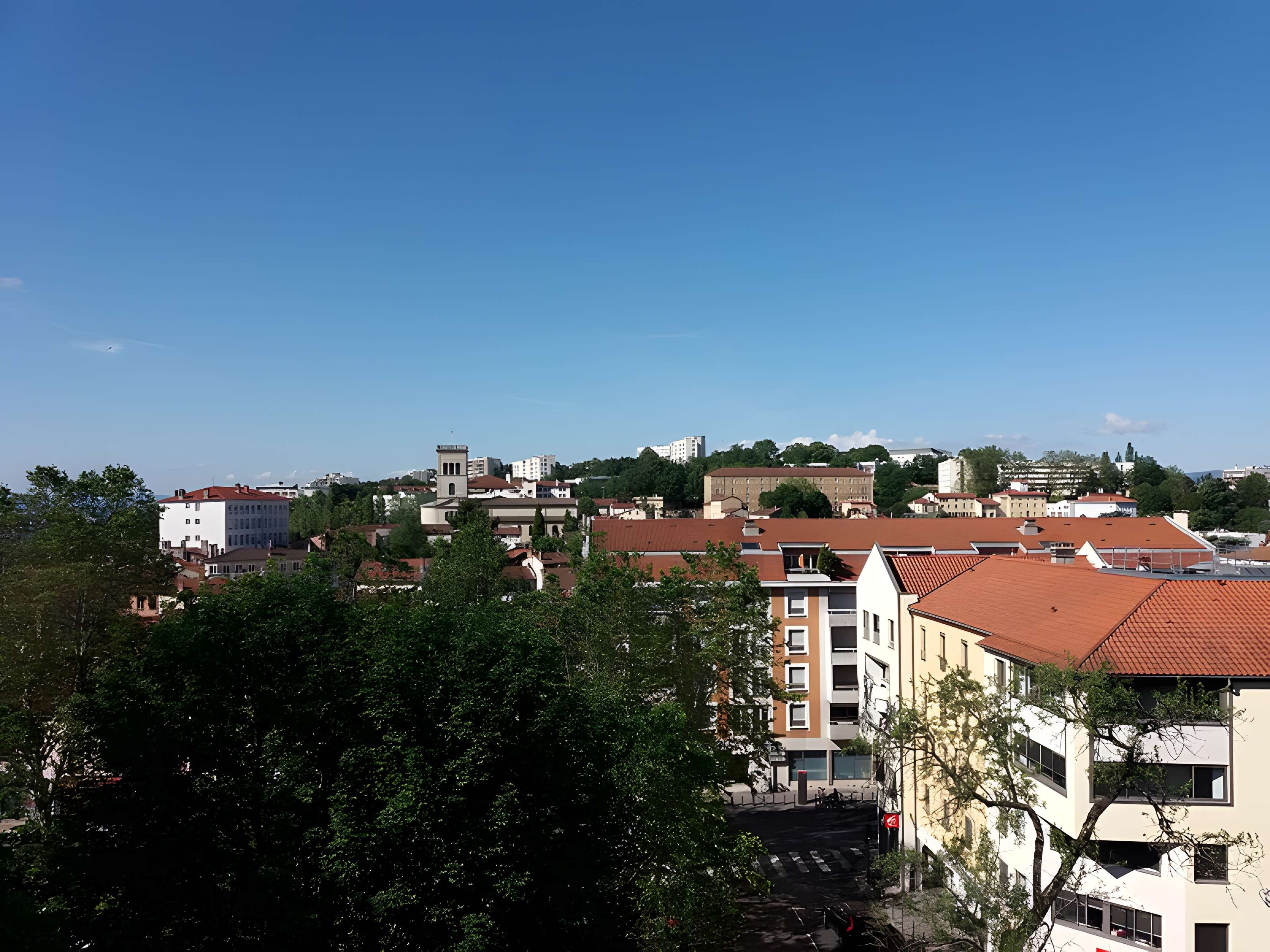 Eglise Saint-Irénée et calvaire