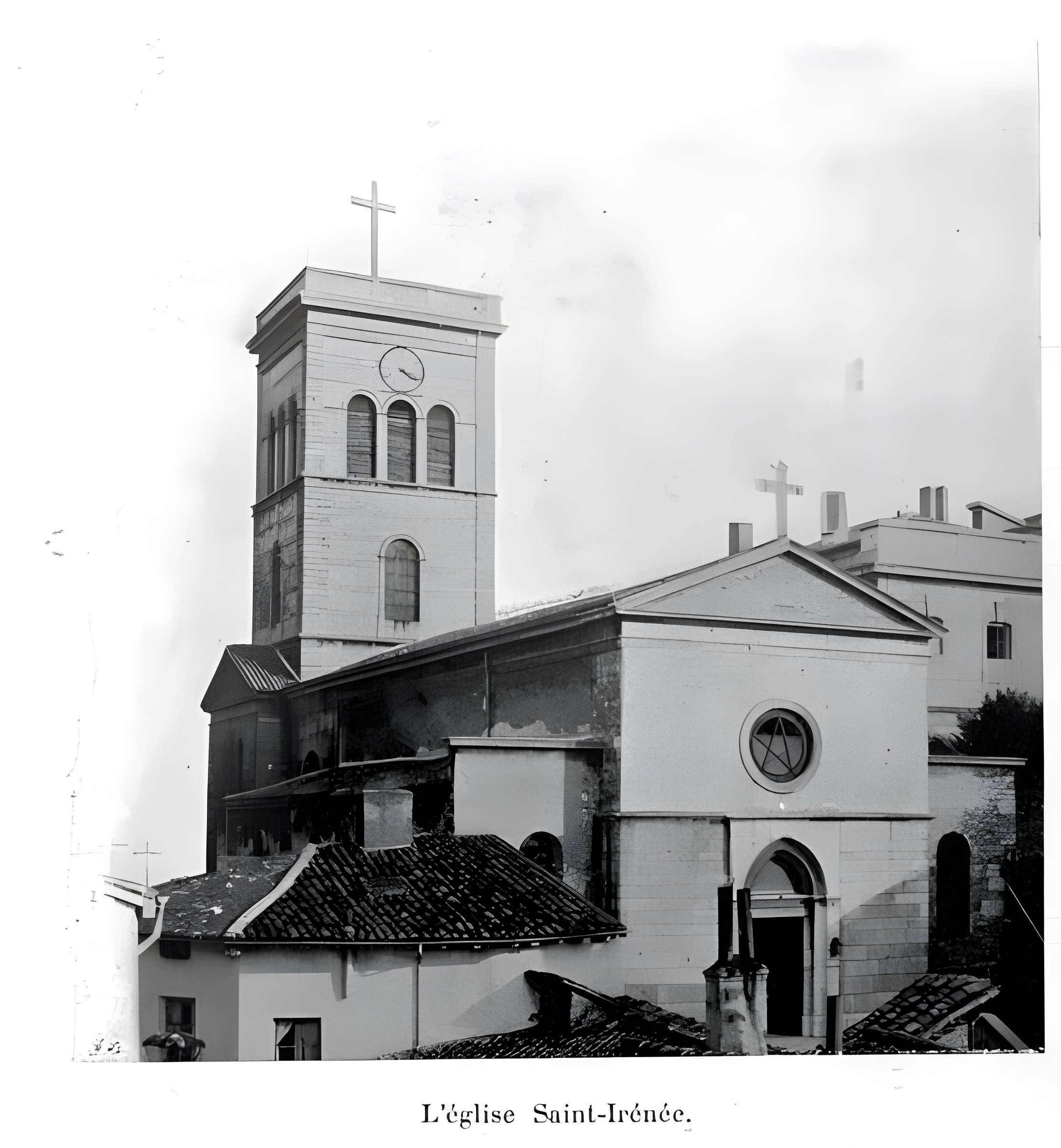 Eglise Saint-Irénée et calvaire
