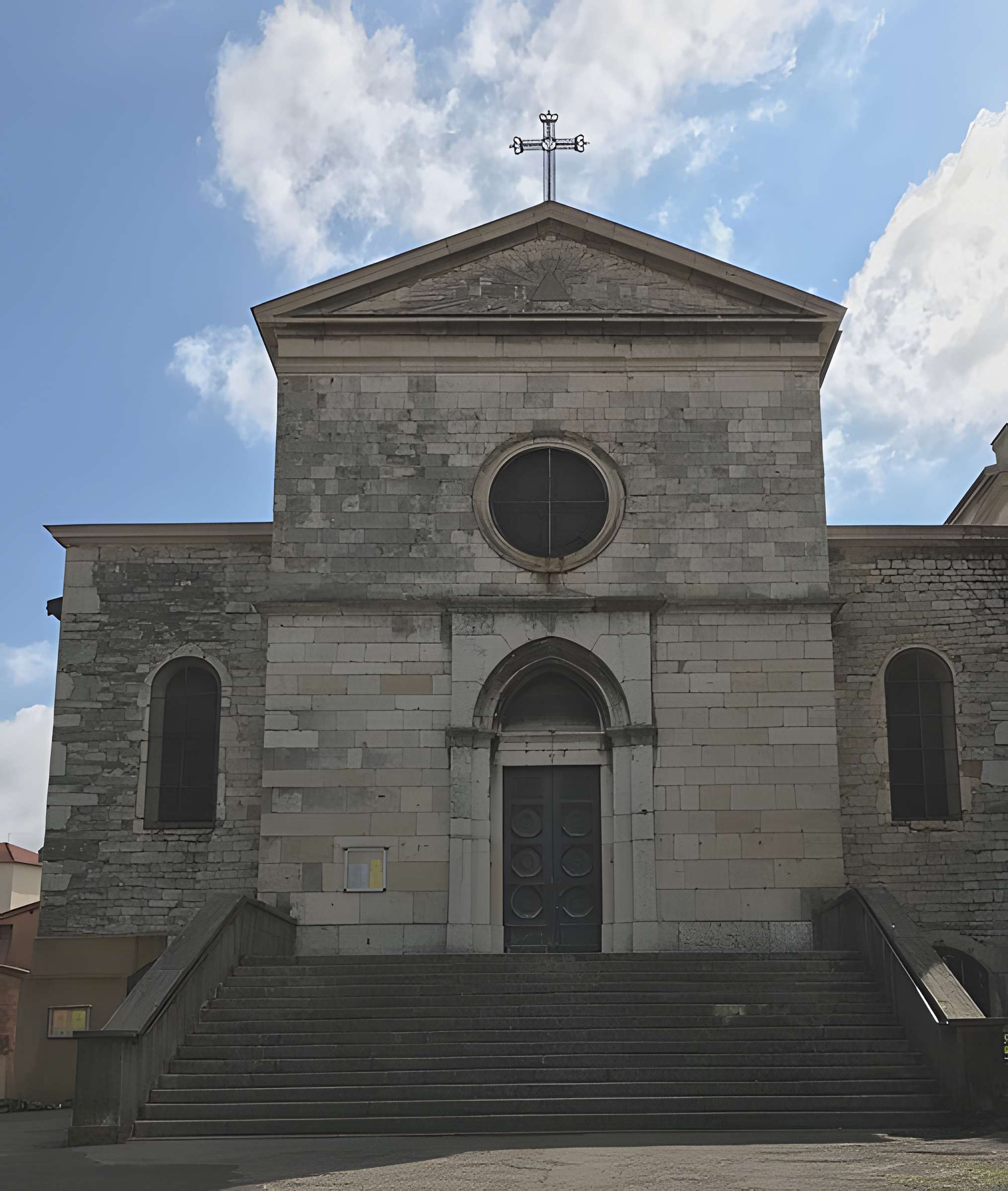 Eglise Saint-Irénée et calvaire