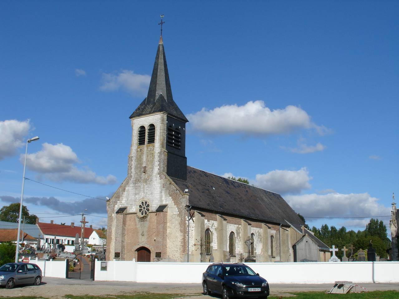 Photo de Kirche der Geburt der Gottesmutter von Conchil-le-Temple