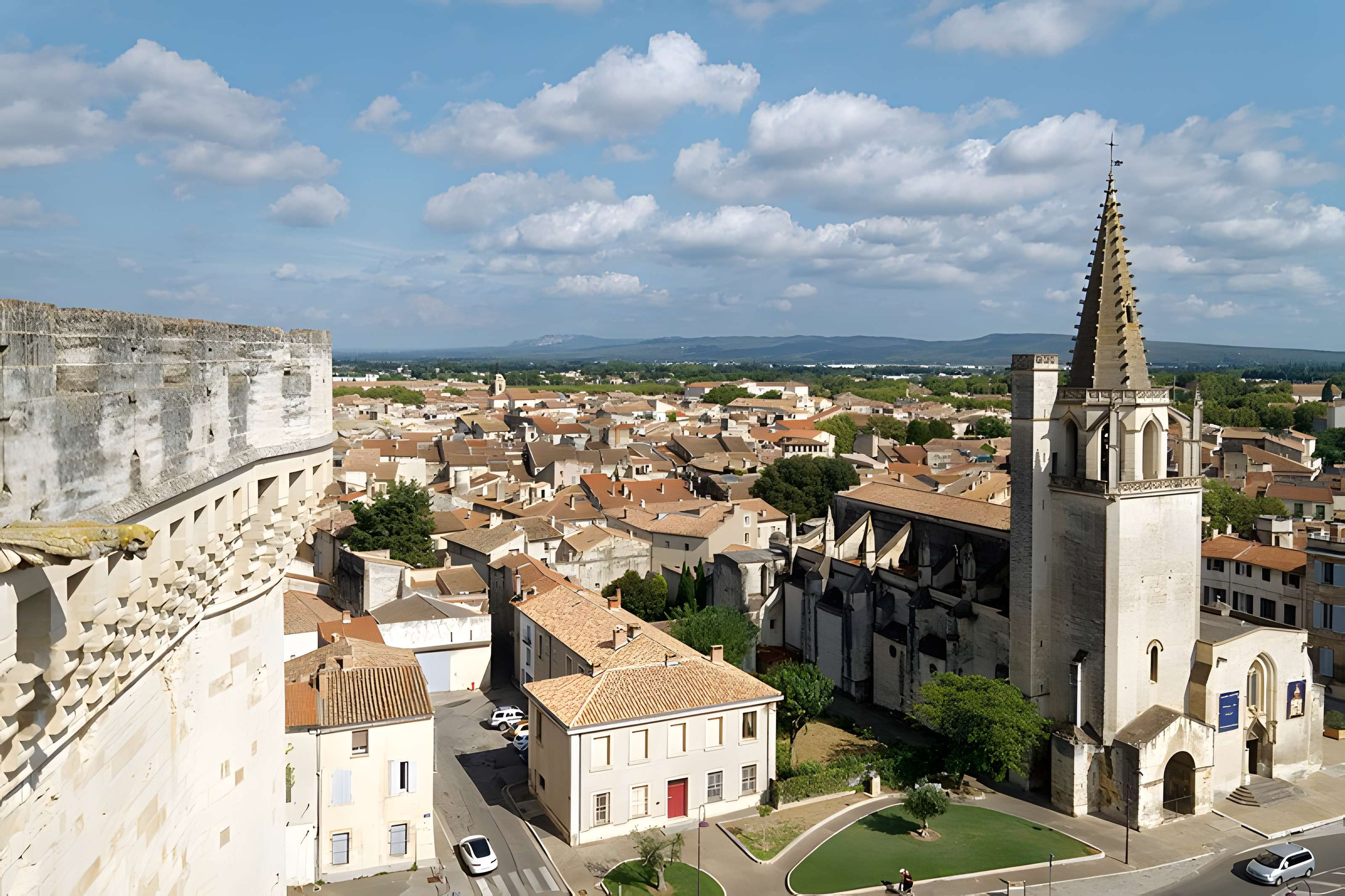 Église Saint-Jacques de Tarascon