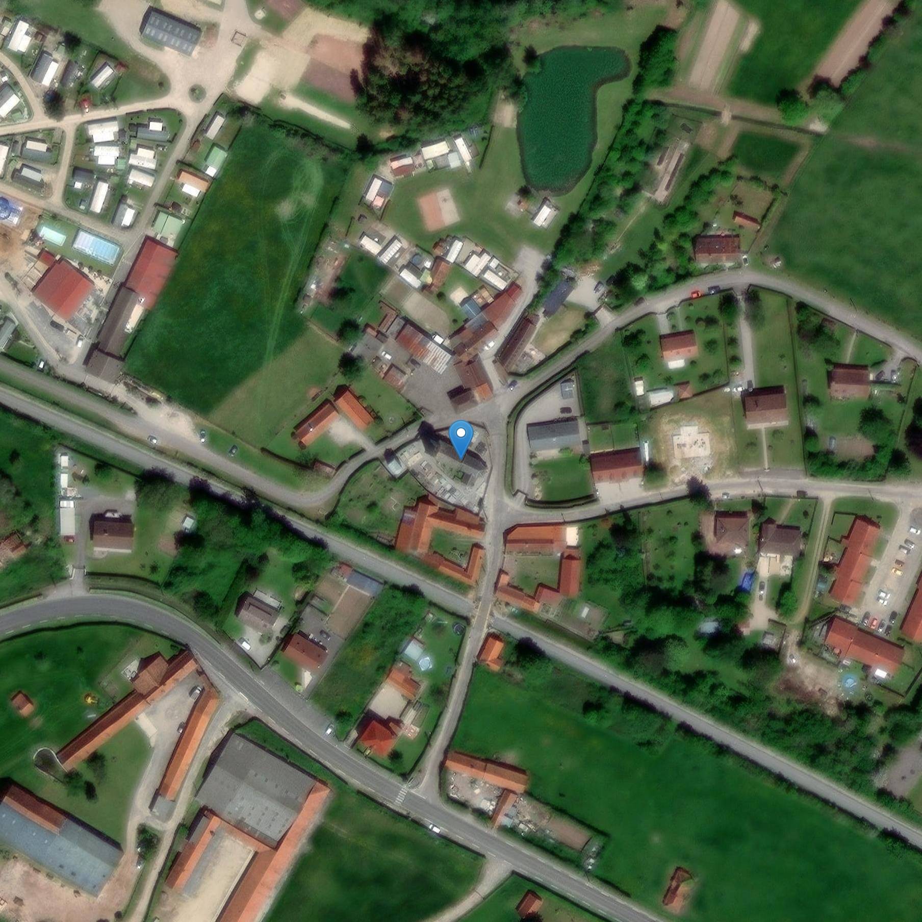 Photo de 聖デニス教会 エクケミカルト