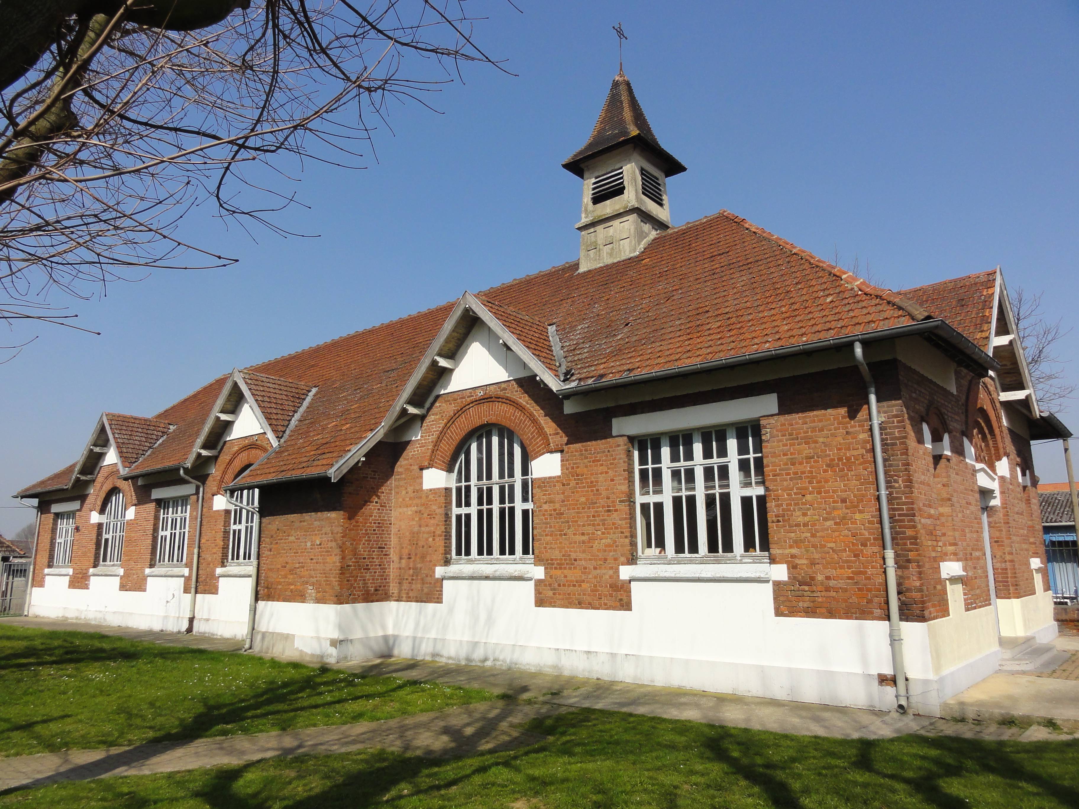 Photo de Iglesia de la Natividad de Mazingarbe