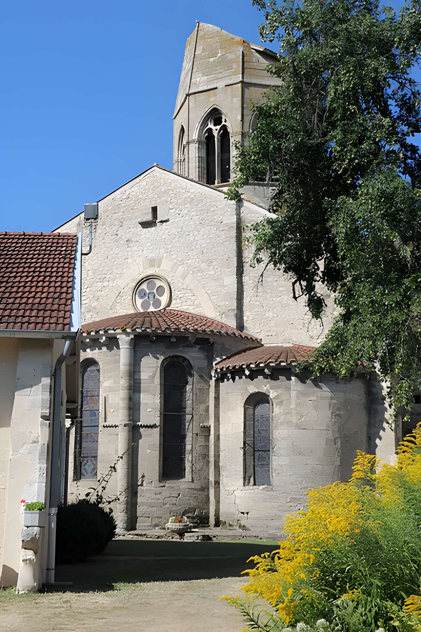 Église Saint-Jean-Baptiste de Charroux