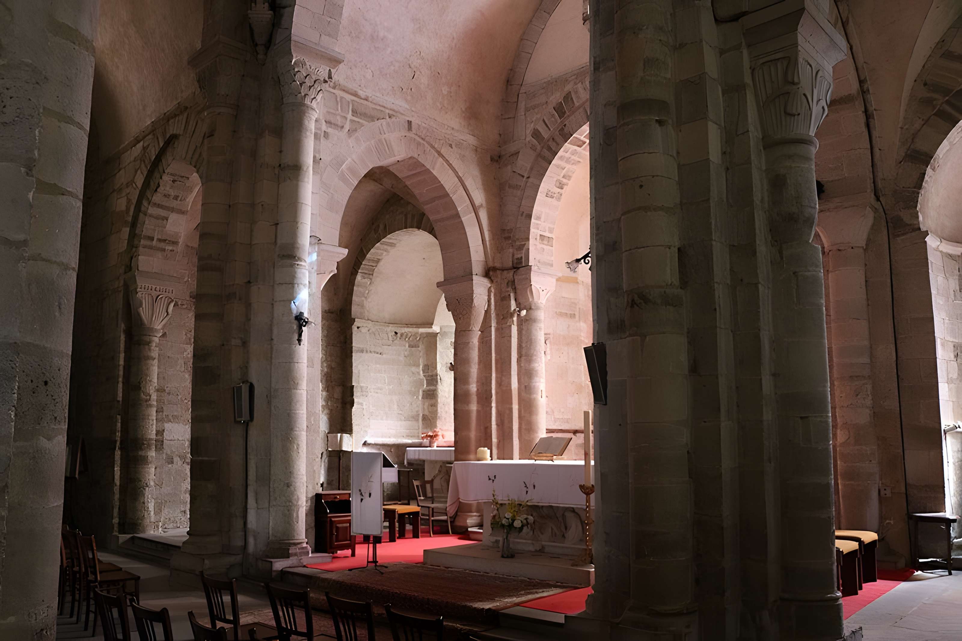 Église Saint-Jean-Baptiste de Charroux