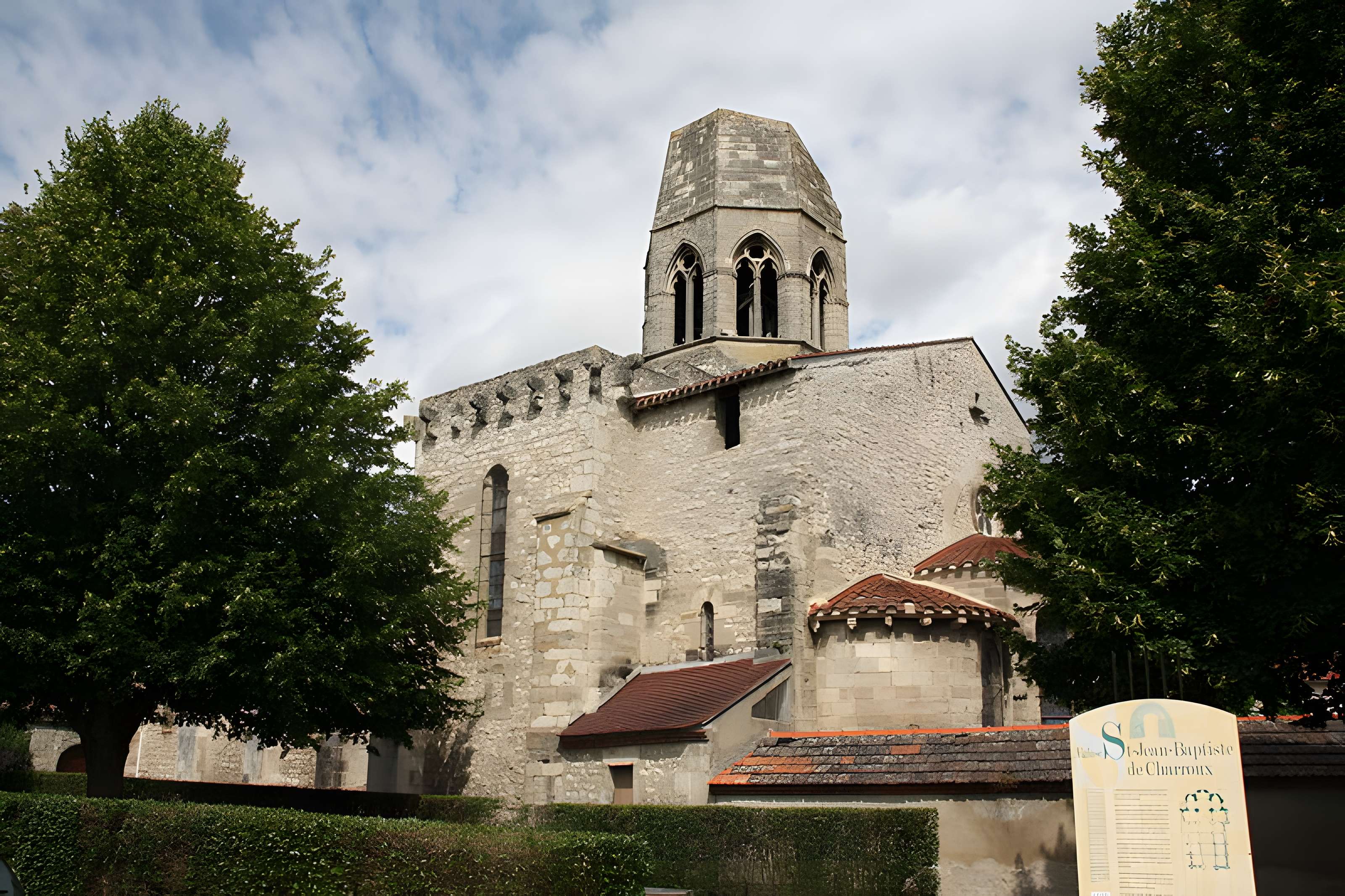 Église Saint-Jean-Baptiste de Charroux