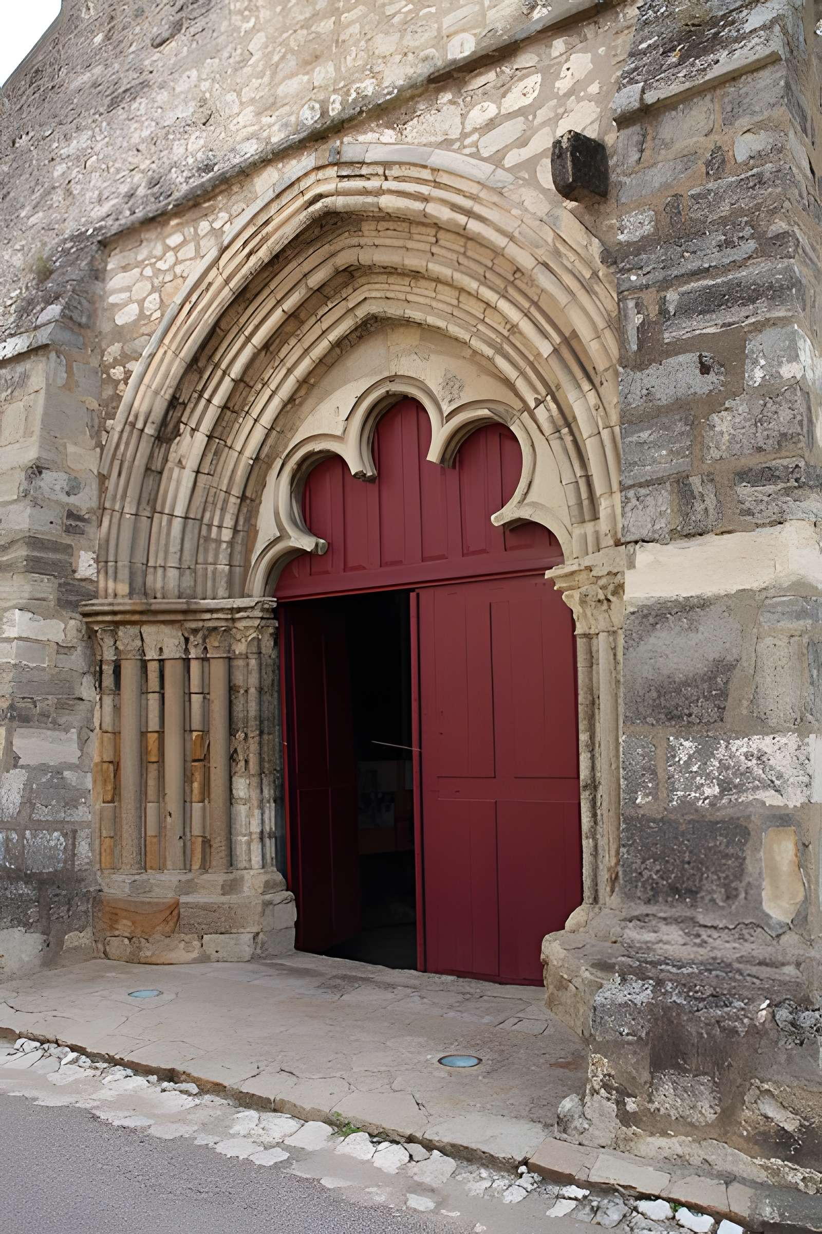 Église Saint-Jean-Baptiste de Charroux