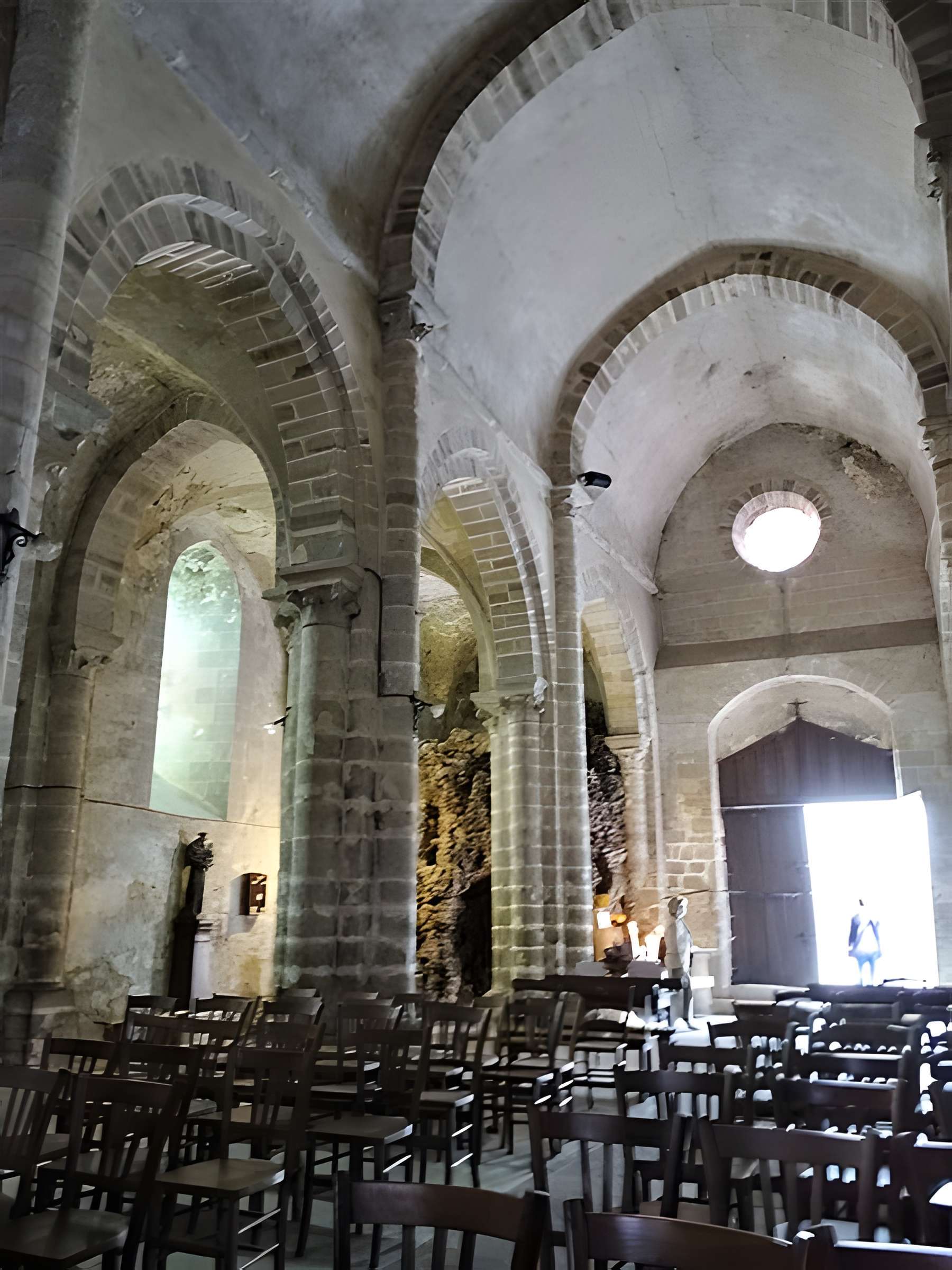 Église Saint-Jean-Baptiste de Charroux