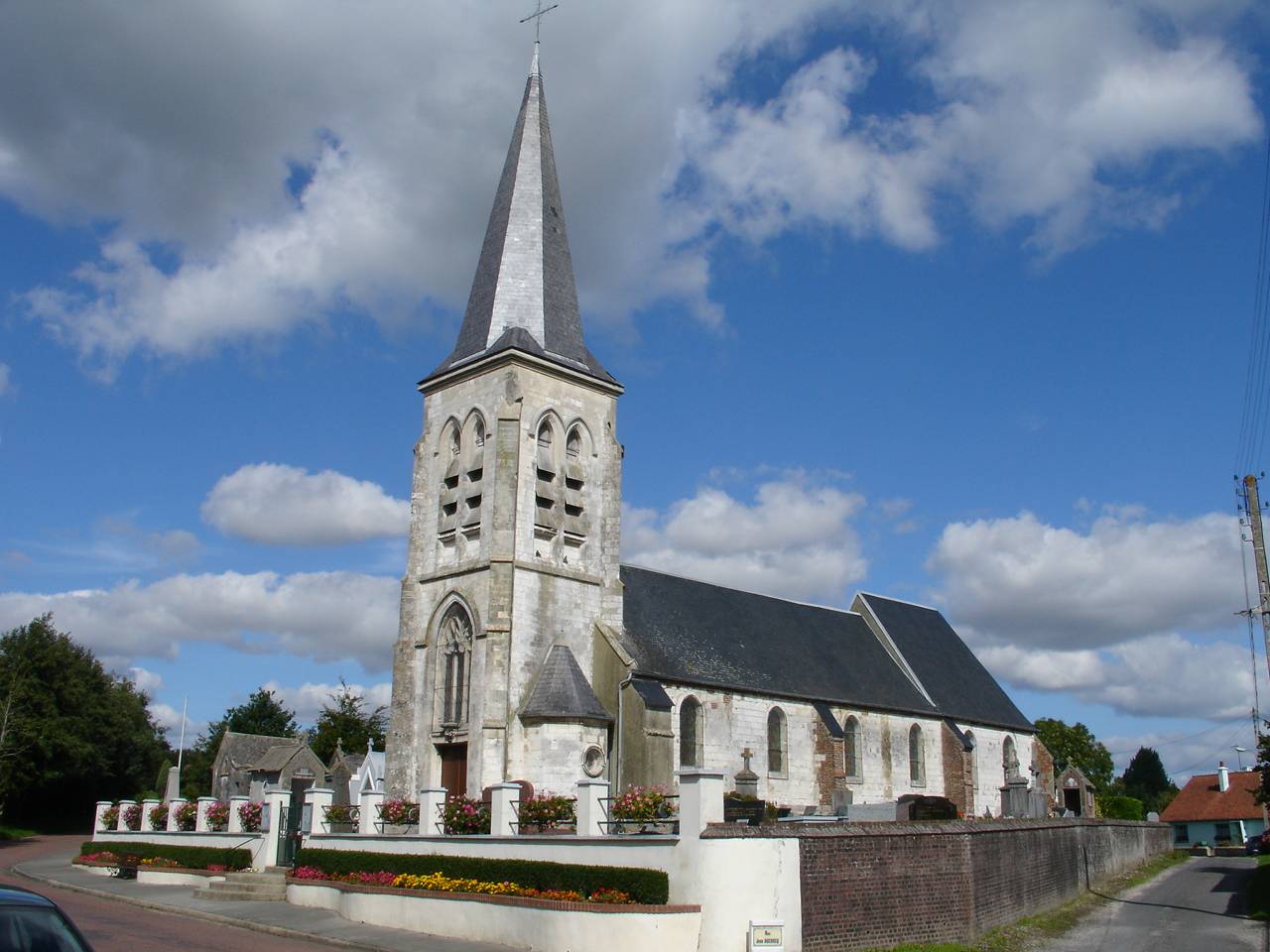 Photo de Kirche St. Richard von Sorrus