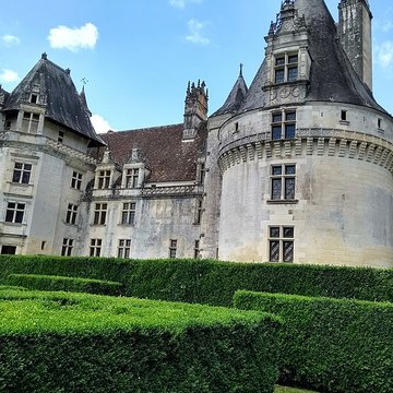 Château de Puyguilhem à Villars