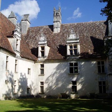 Château de Puyguilhem à Villars