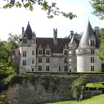 Château de Puyguilhem à Villars