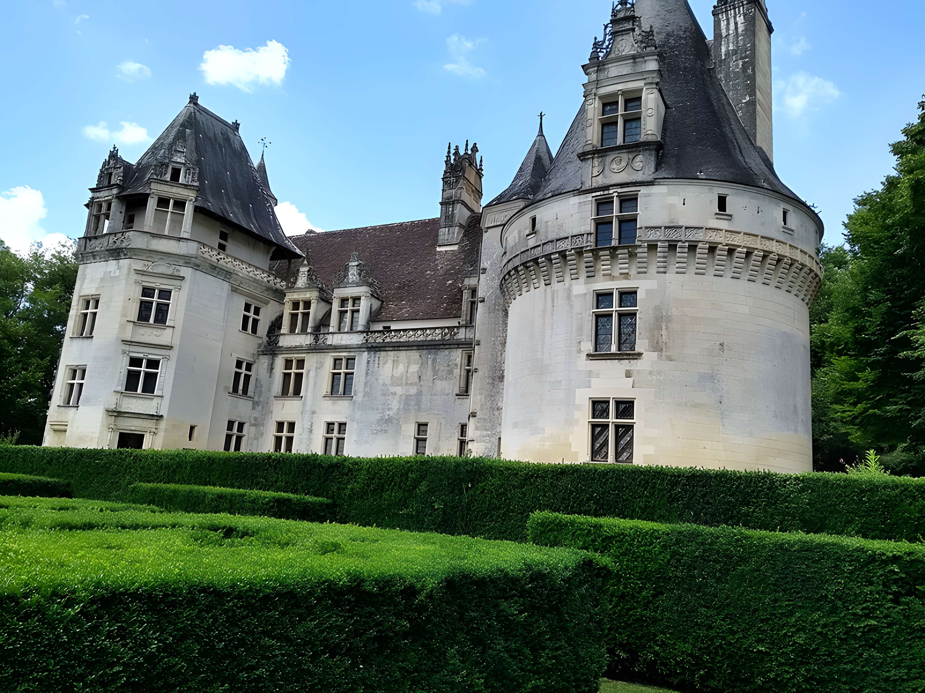Château de Puyguilhem à Villars