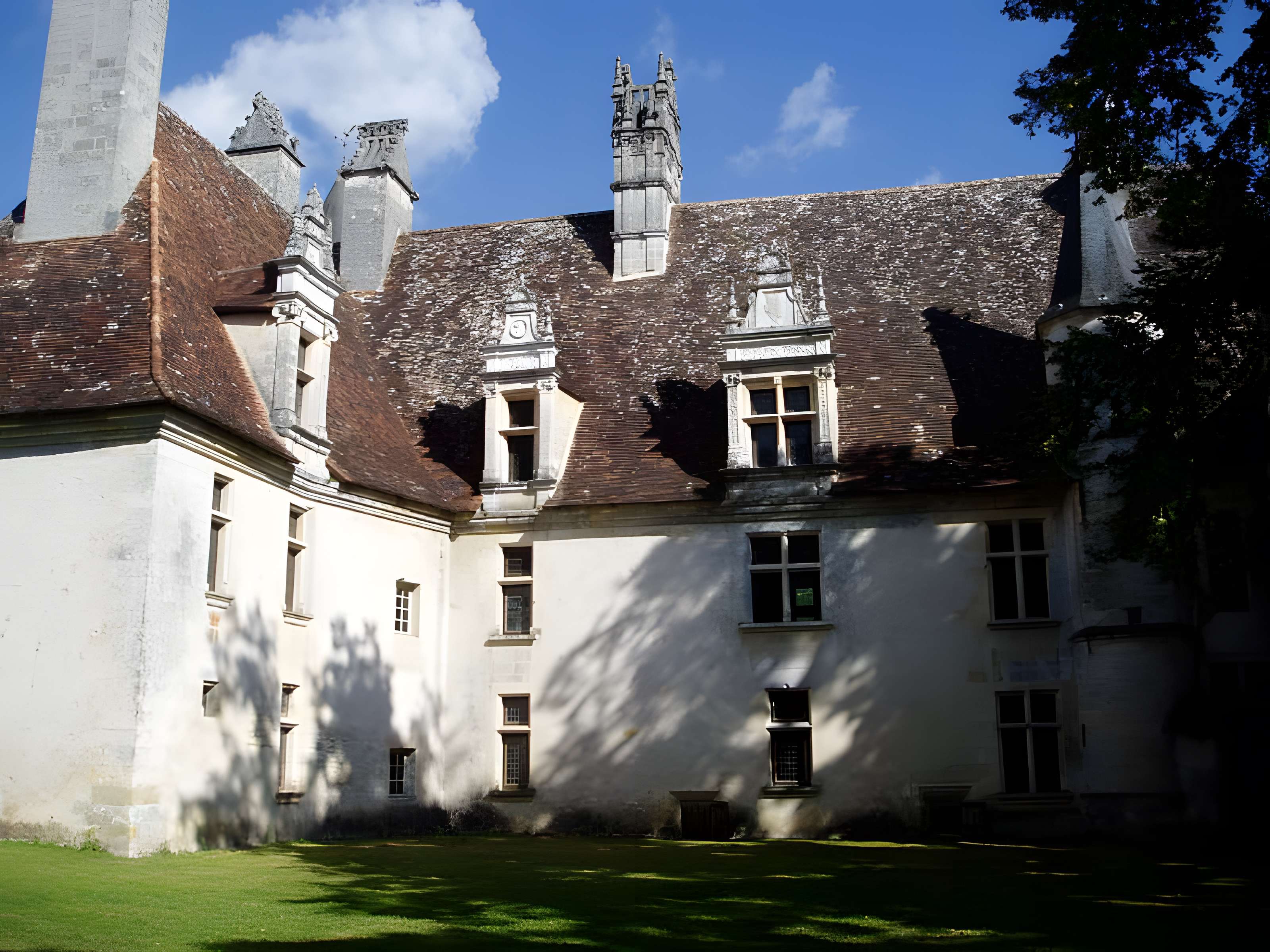 Château de Puyguilhem à Villars