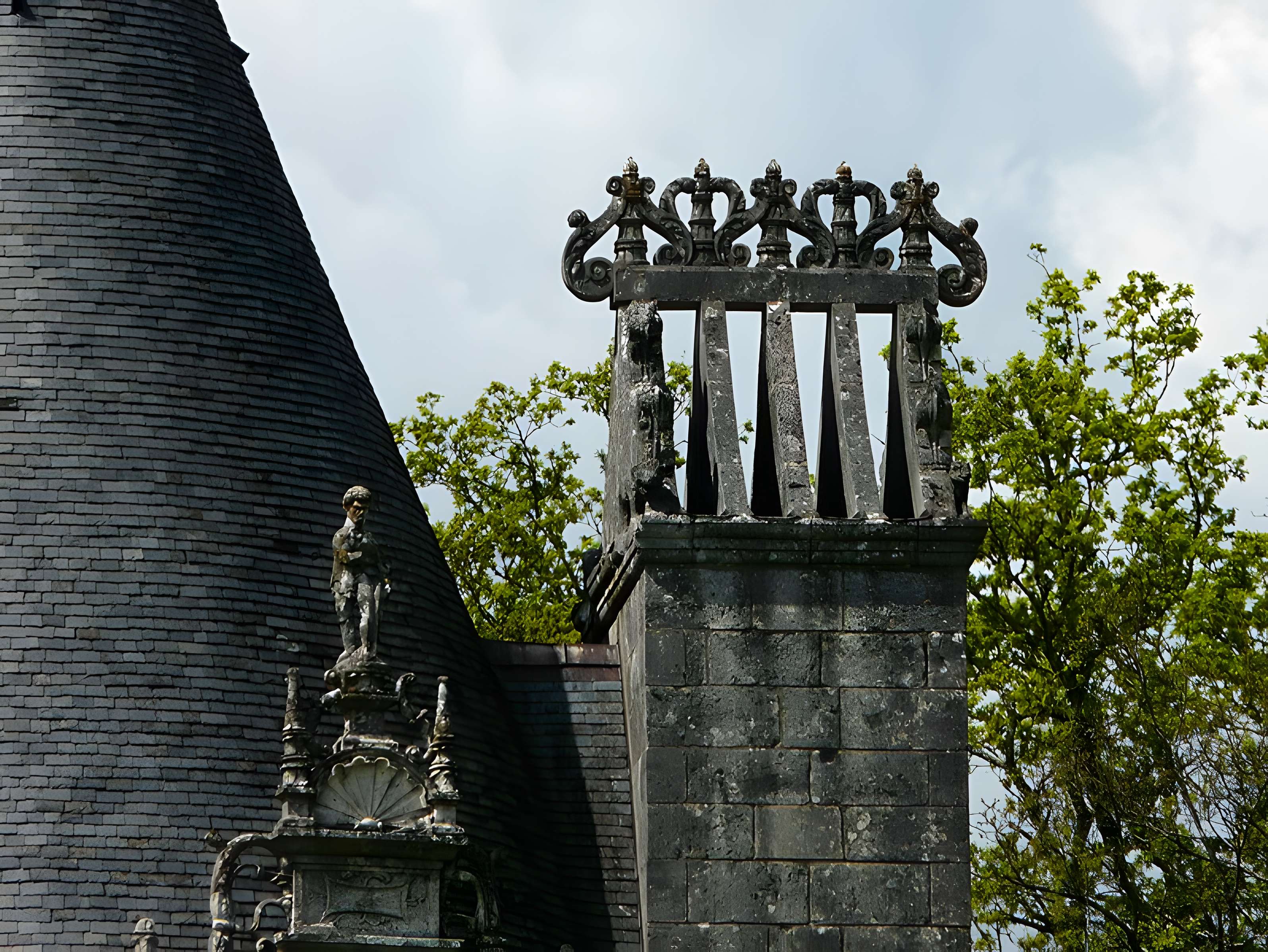 Château de Puyguilhem à Villars