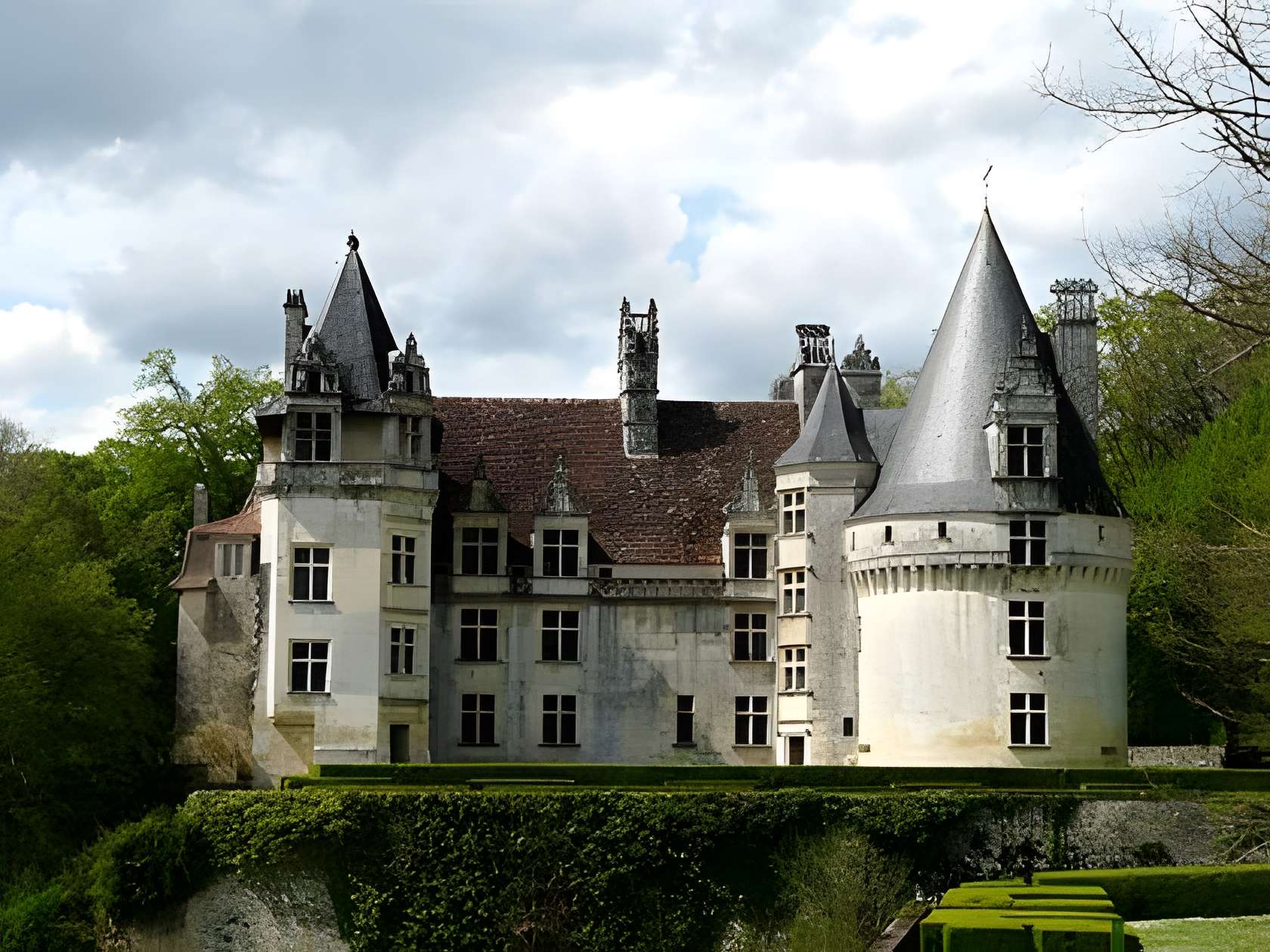 Château de Puyguilhem à Villars 