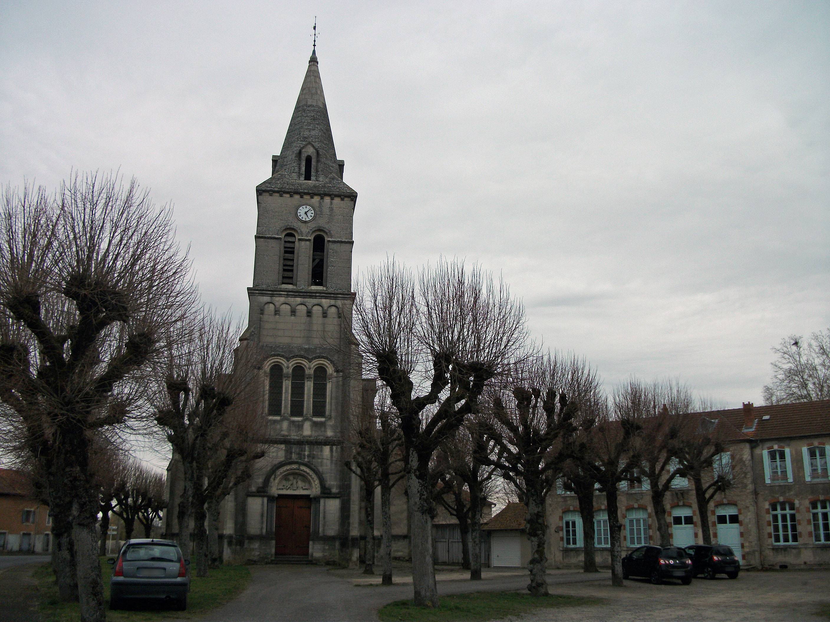 Photo de Église des Saints-Innocents de Bussières-et-Pruns