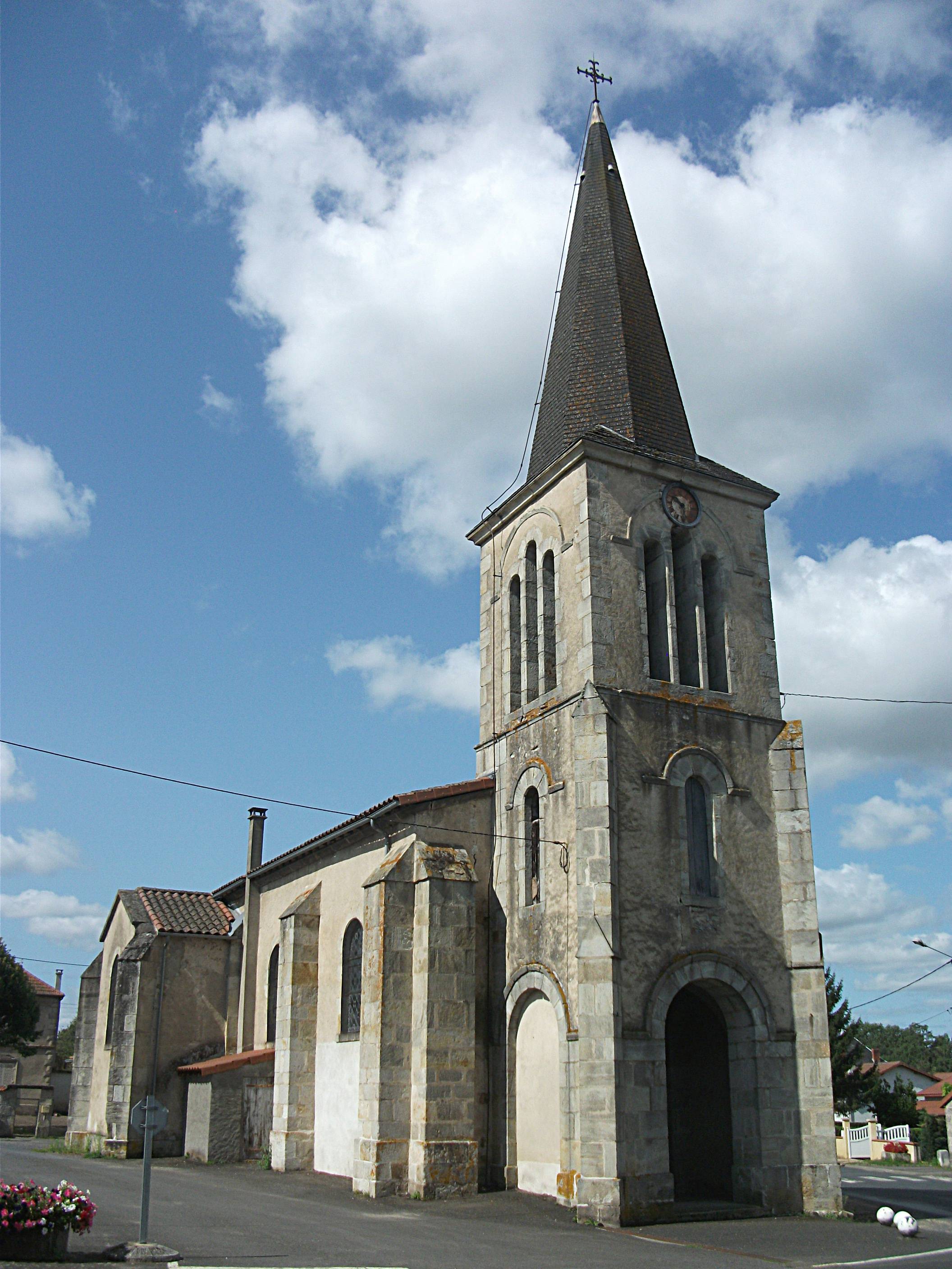 Photo de Saint-Rémi Church of Charnat
