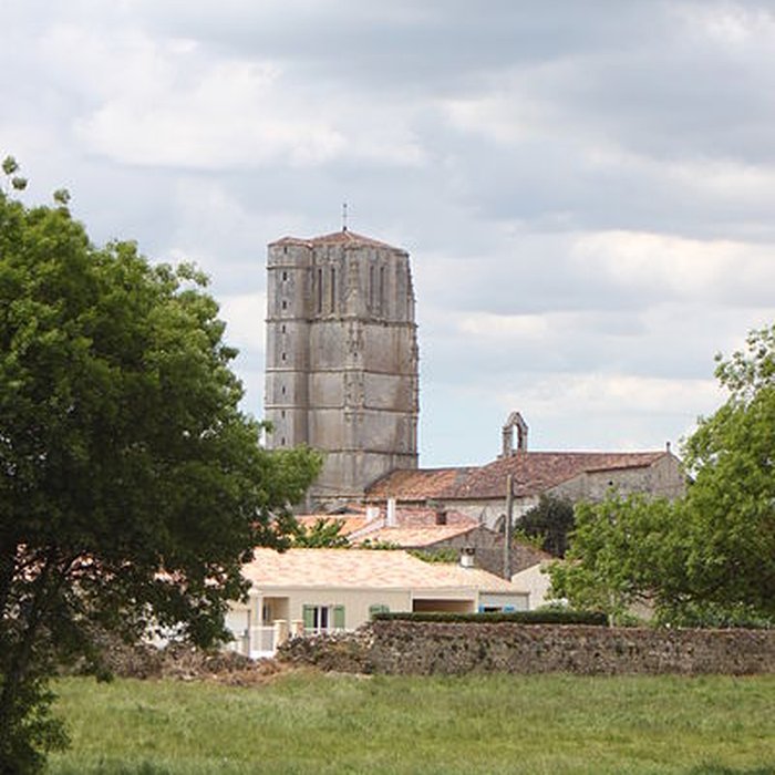 Photo de Église Saint-Jean-Baptiste de Saint-Jean-dAngle