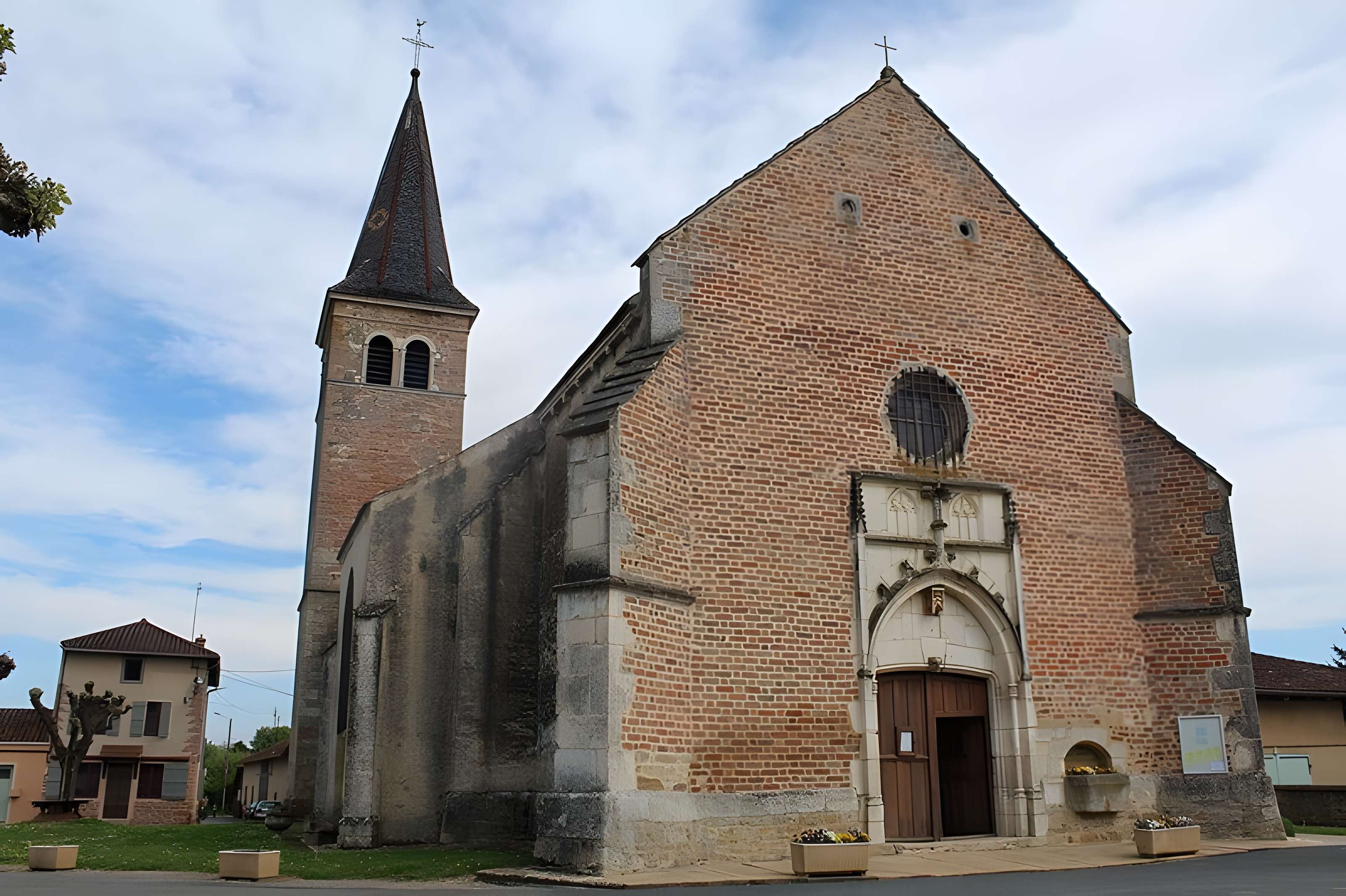 Église Saint-Jean-Baptiste de Saint-Jean-sur-Veyle 