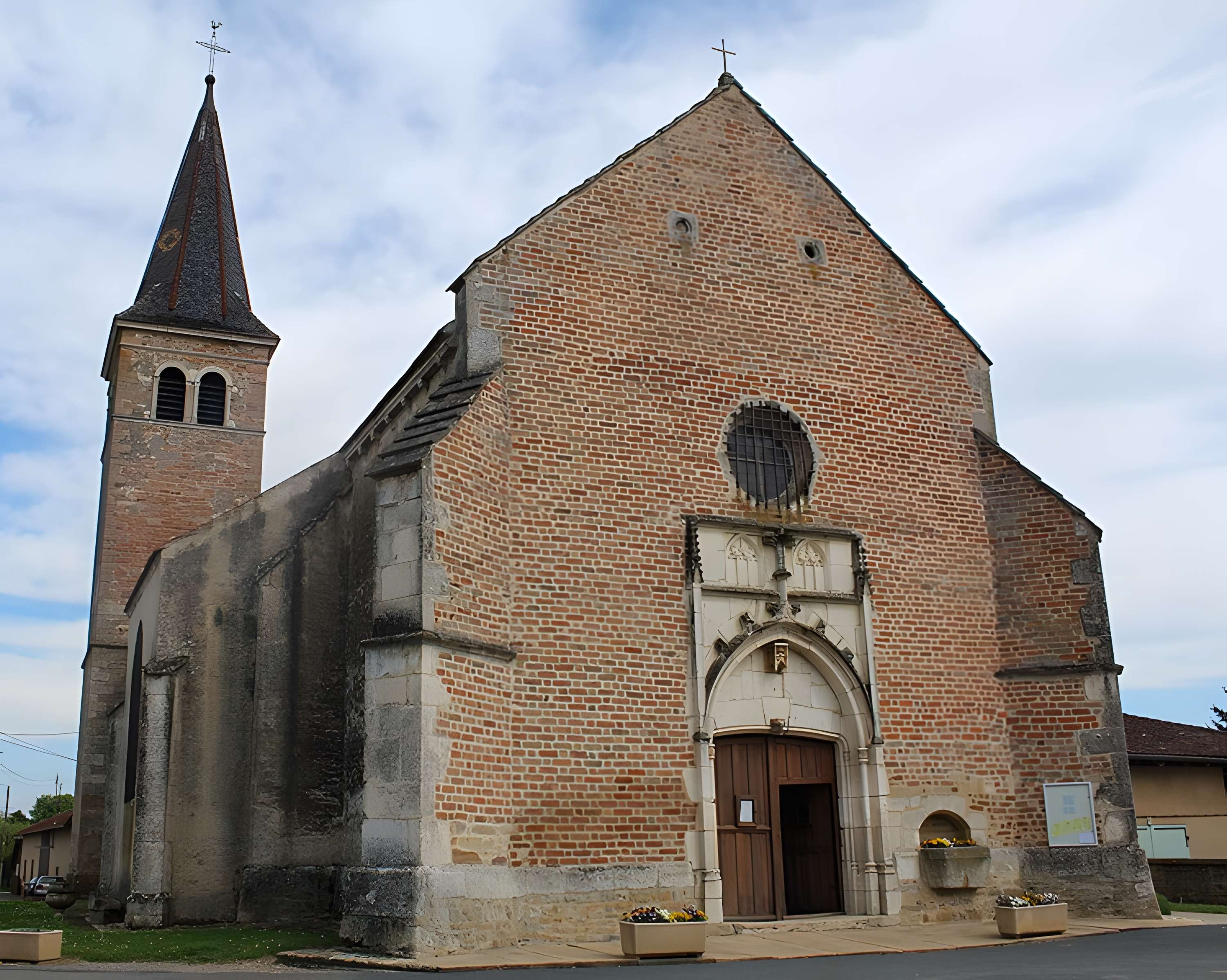 Église Saint-Jean-Baptiste de Saint-Jean-sur-Veyle