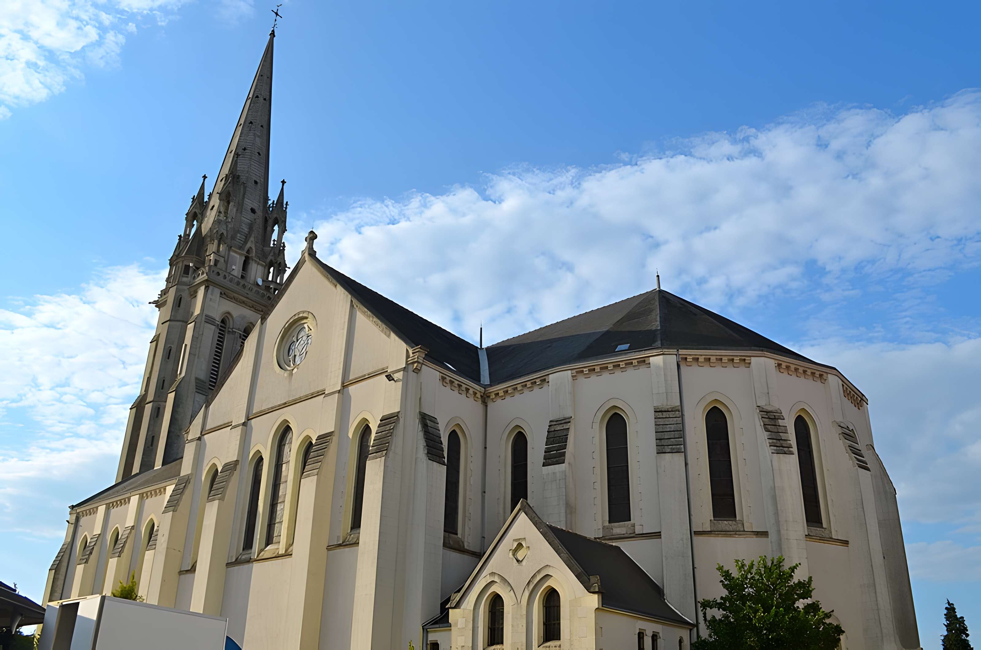 Église Saint-Jean-Baptiste du Loroux-Bottereau