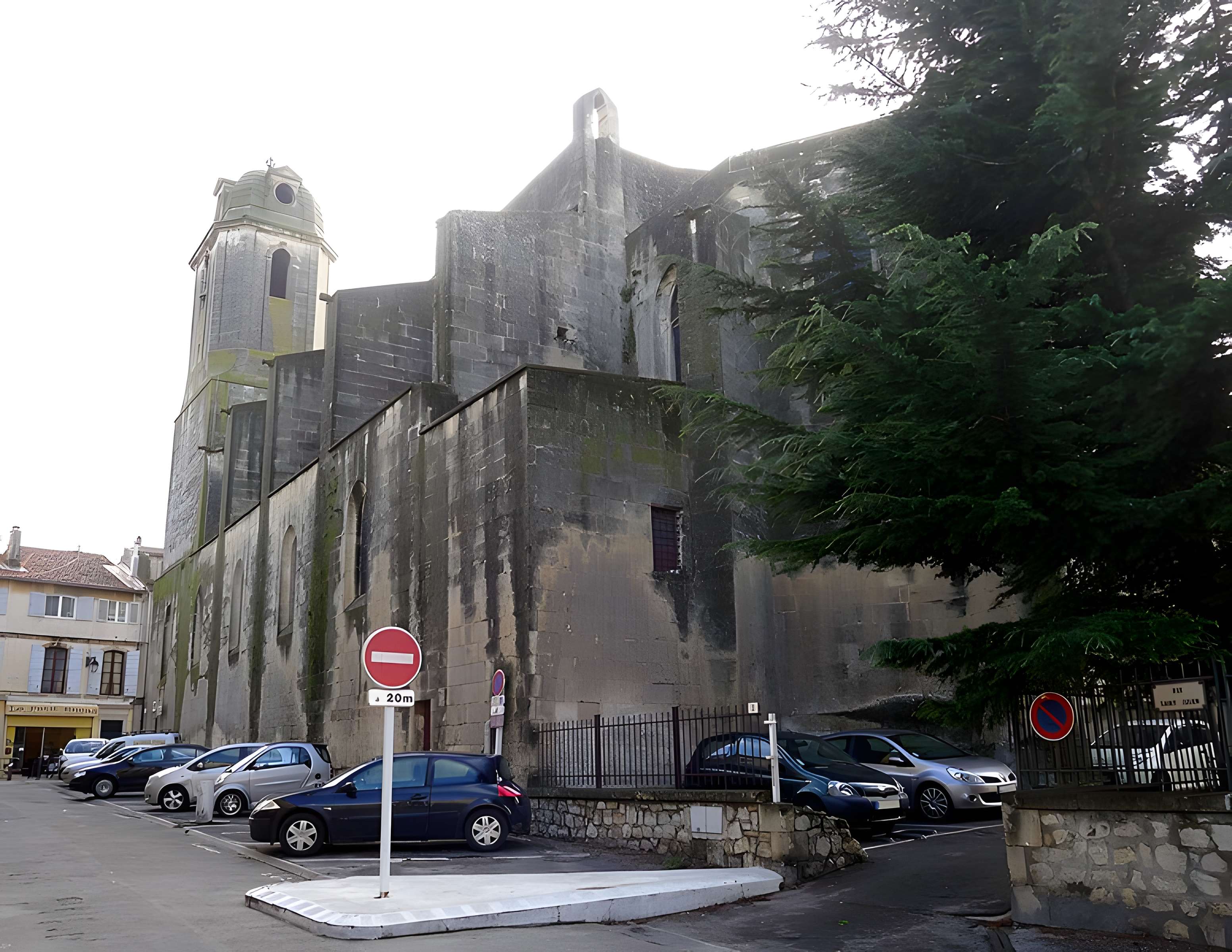 Église Saint-Julien d'Arles 