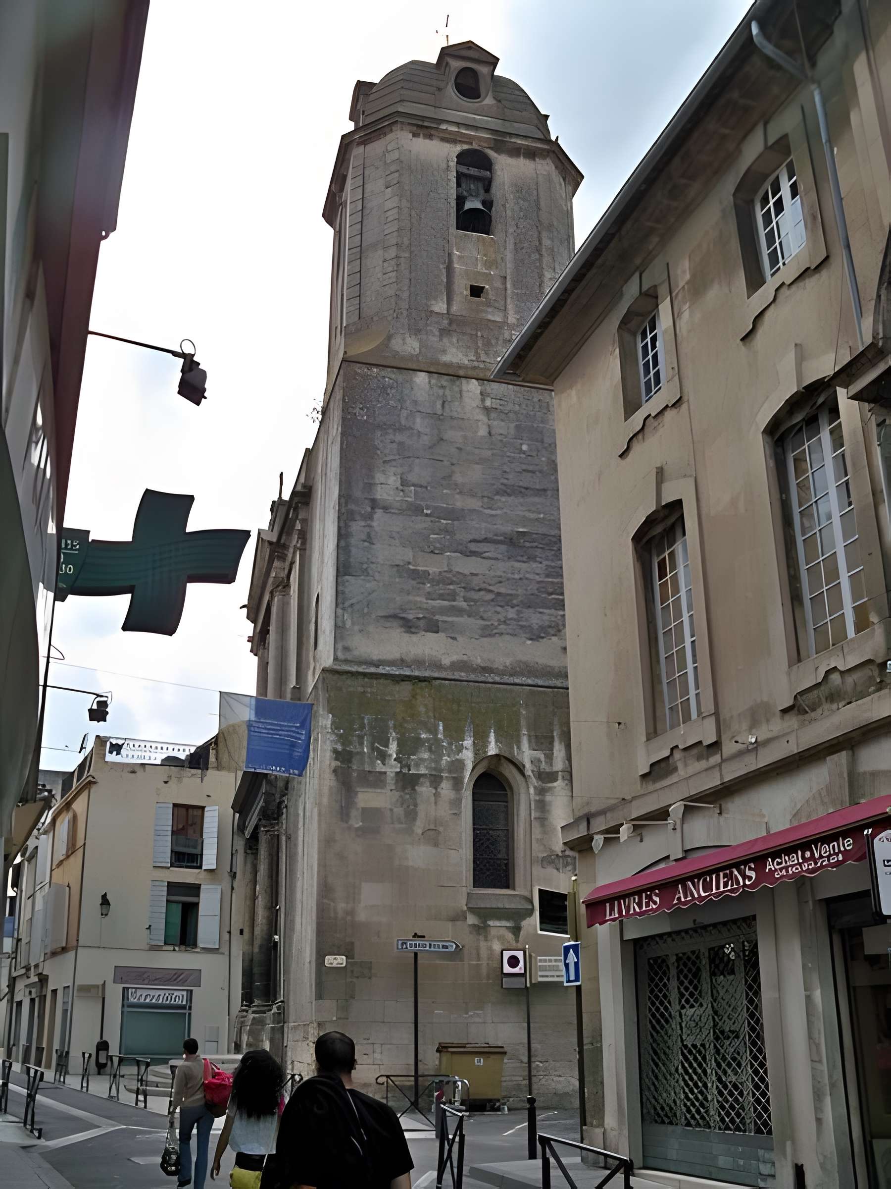 Église Saint-Julien d'Arles 