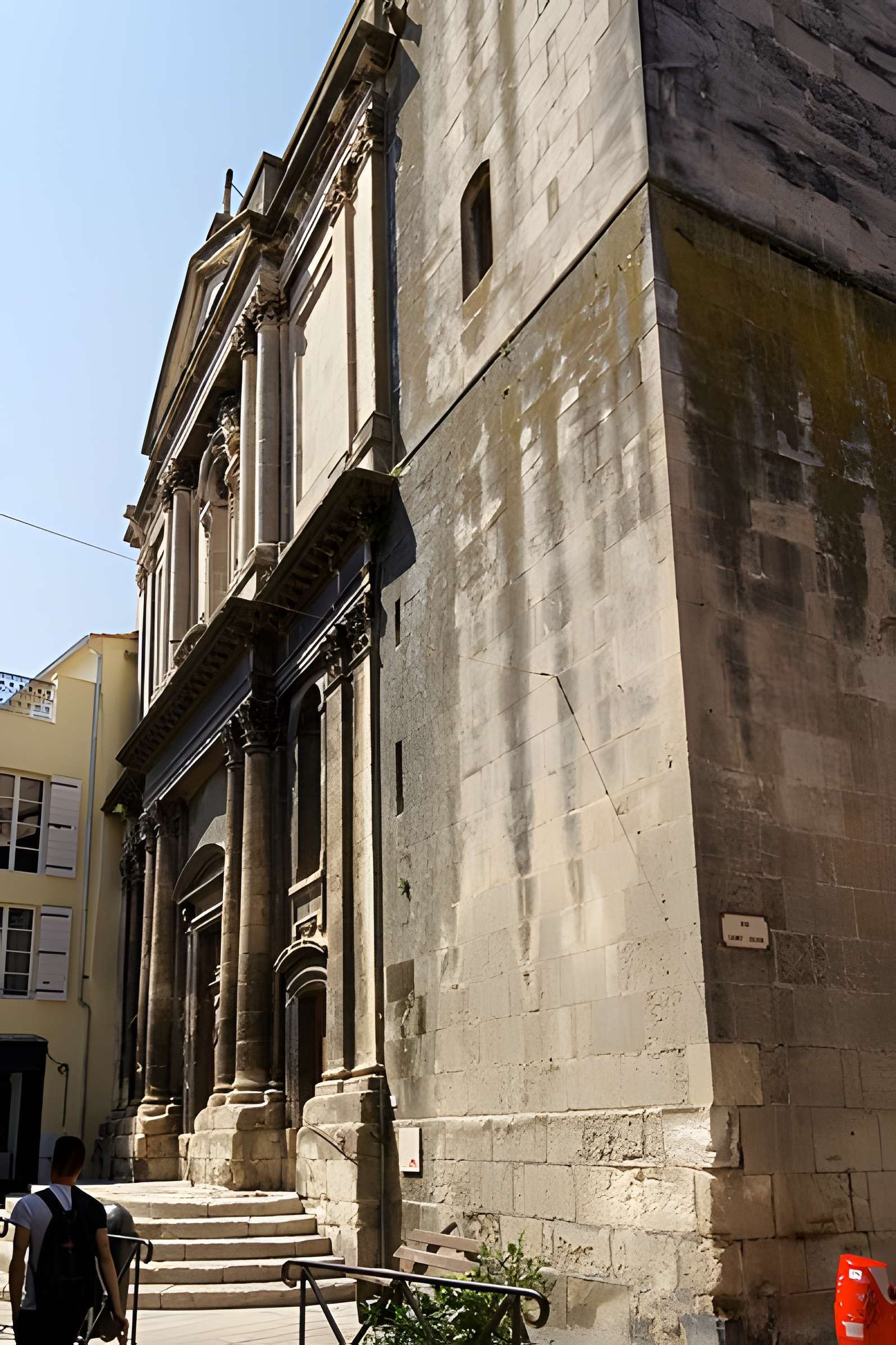 Église Saint-Julien d'Arles 