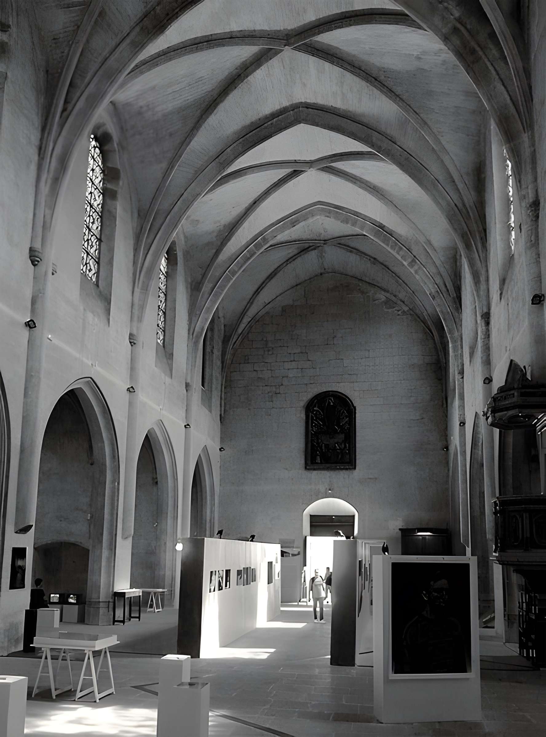 Église Saint-Julien d'Arles 