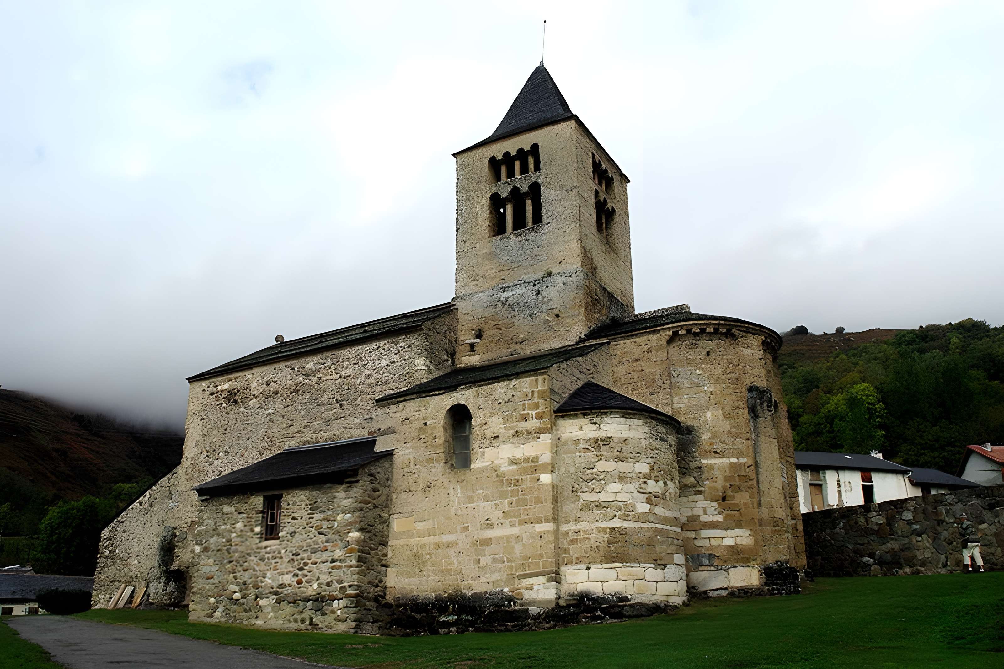Église Saint-Julien d'Axiat 