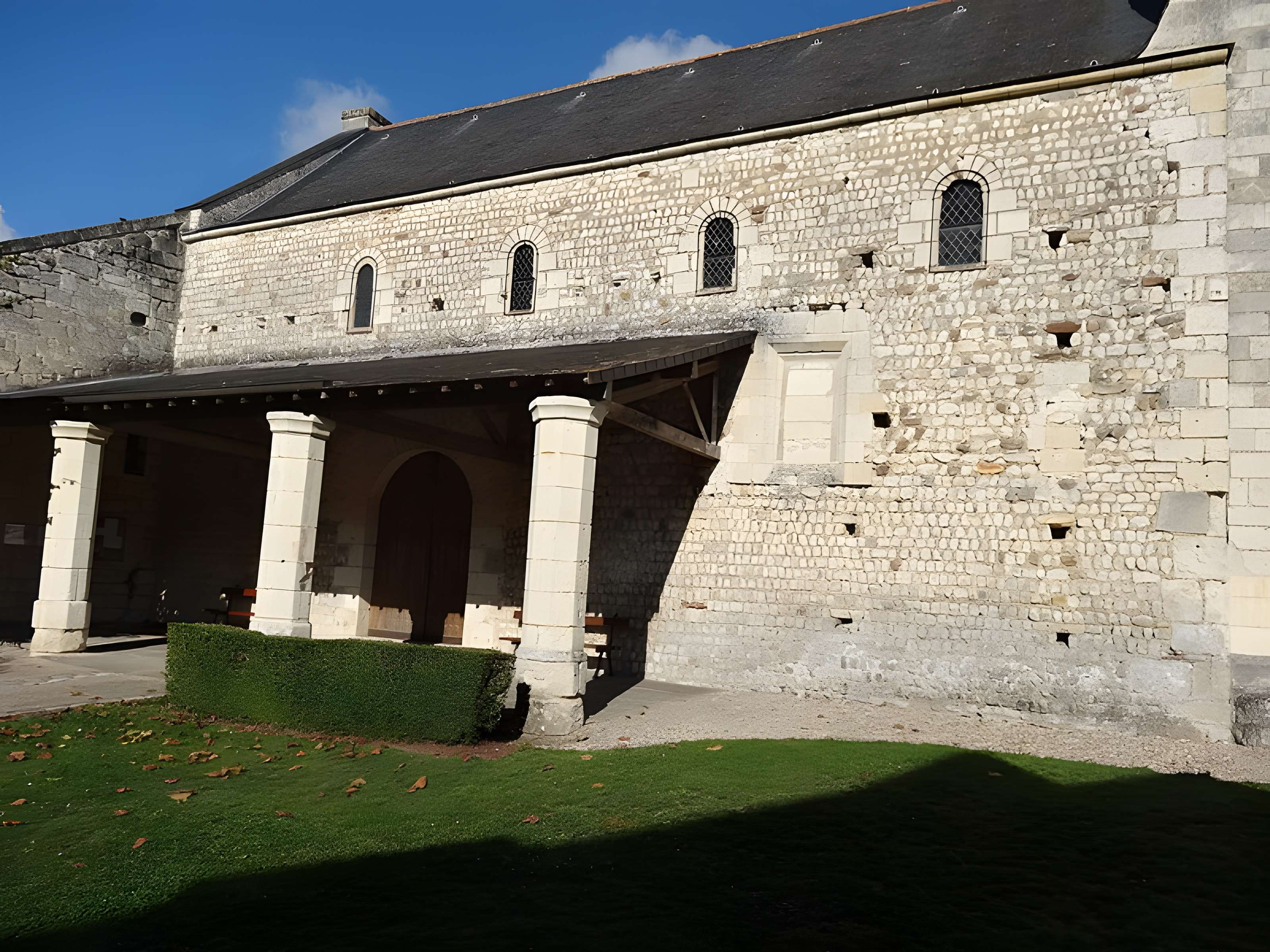 Église Saint-Julien de Distré