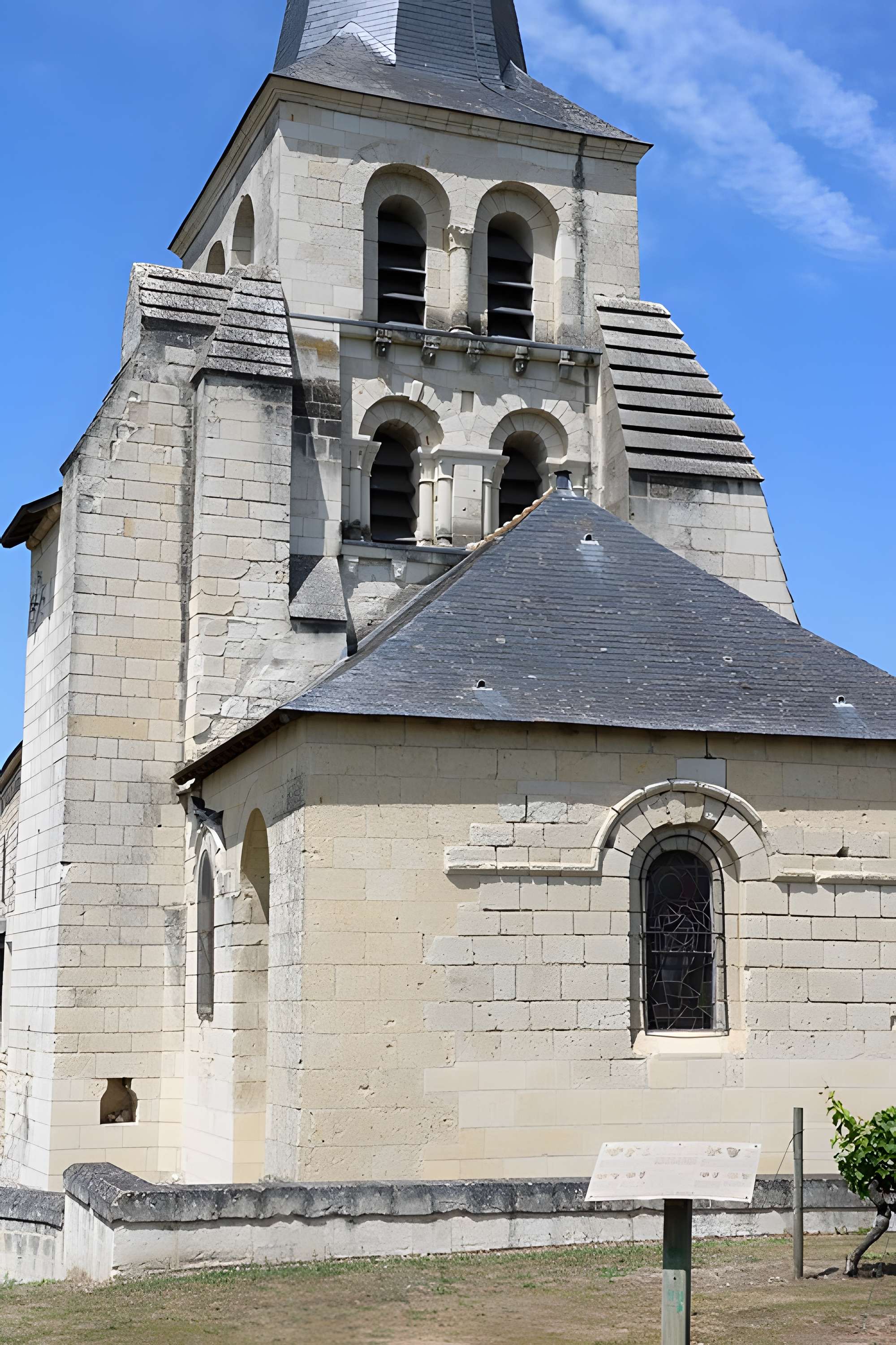 Église Saint-Julien de Distré