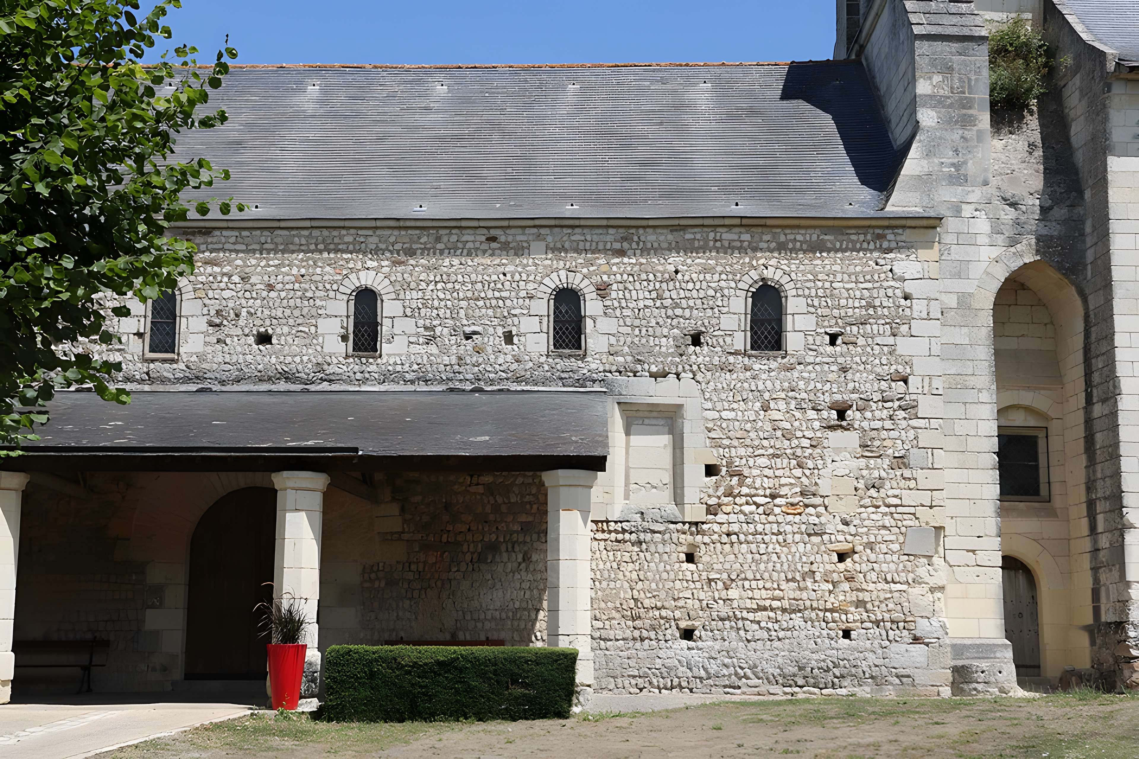 Église Saint-Julien de Distré