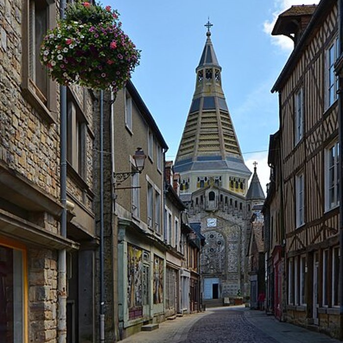Photo de Église Saint-Julien de Domfront