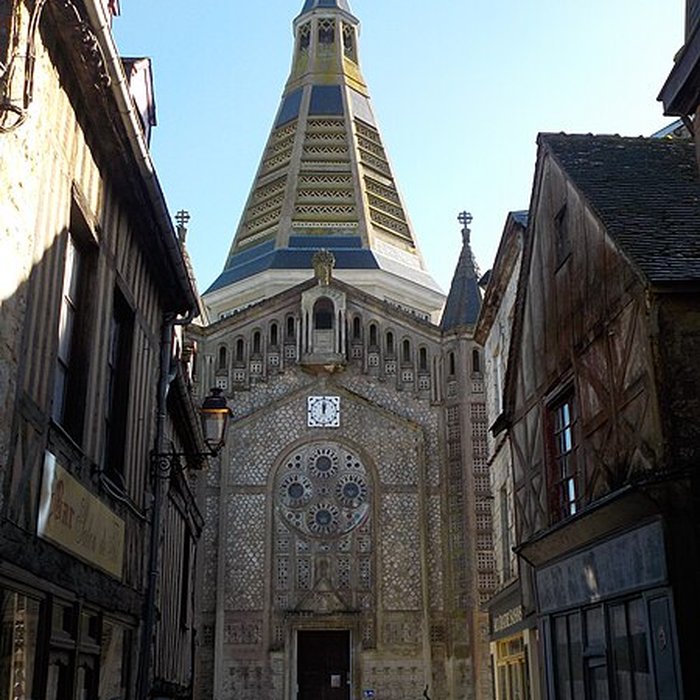 Photo de Église Saint-Julien de Domfront