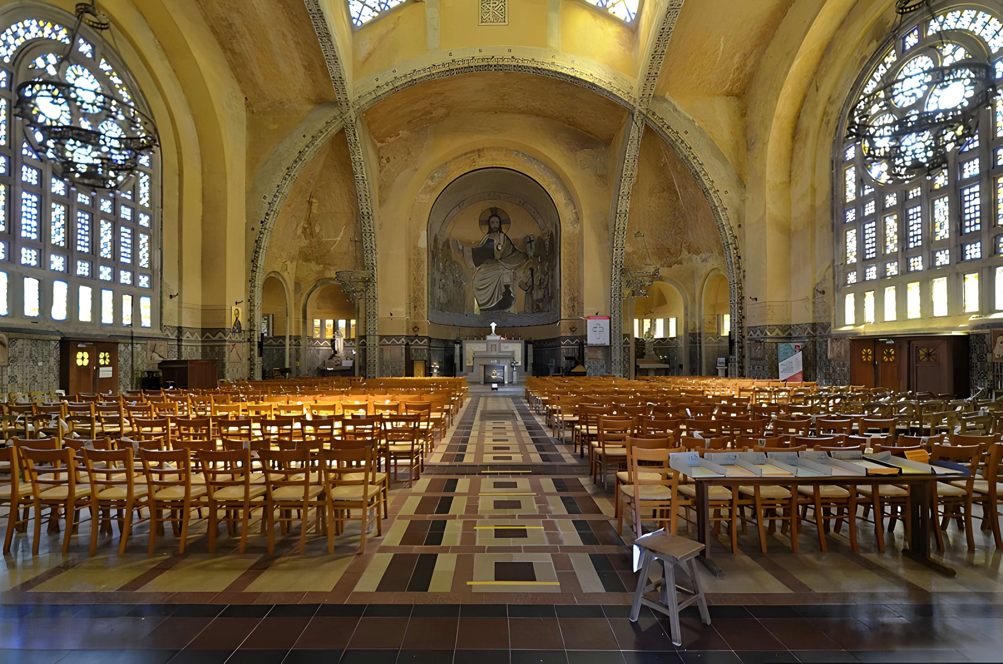Église Saint-Julien de Domfront