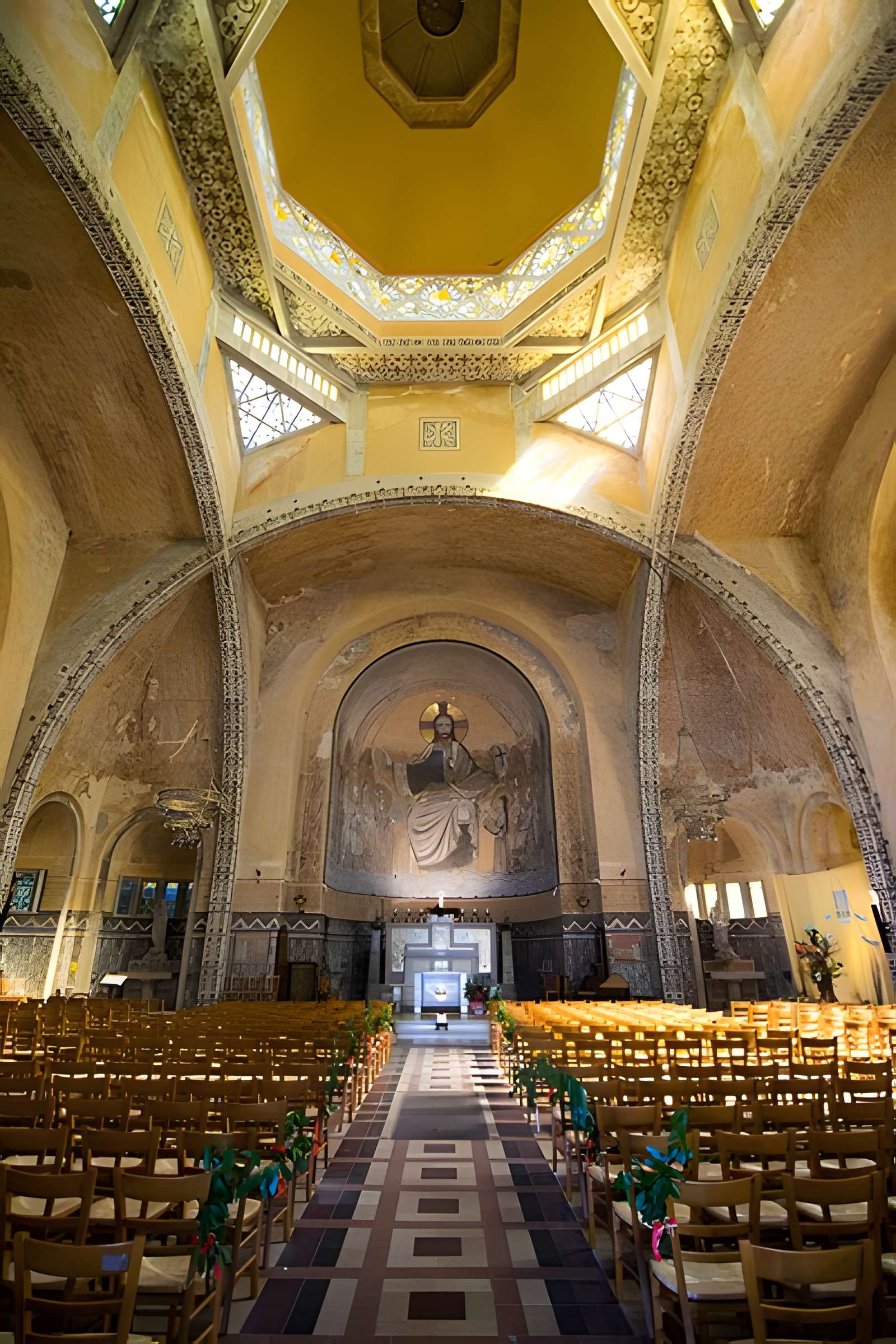 Église Saint-Julien de Domfront