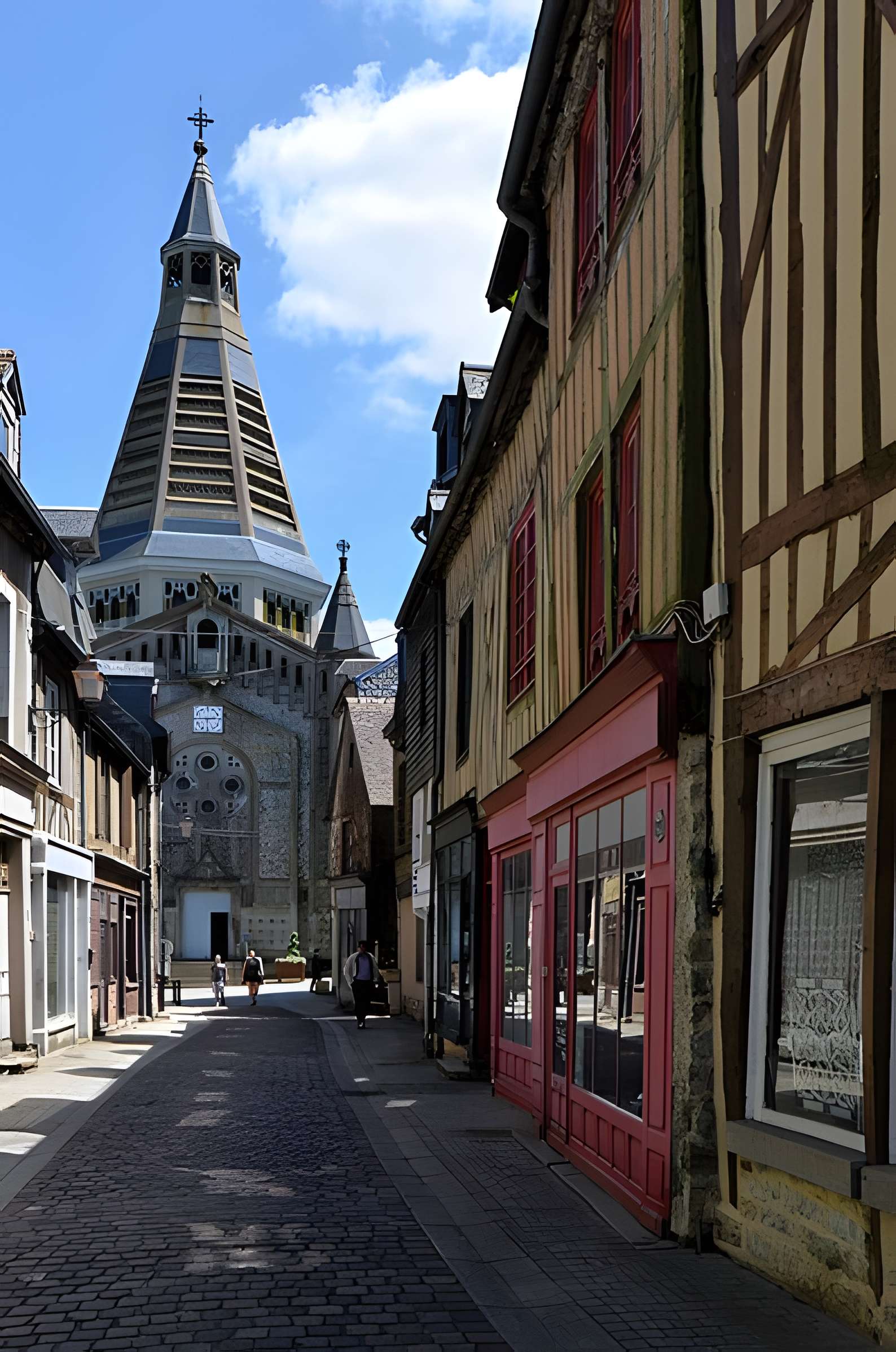Église Saint-Julien de Domfront