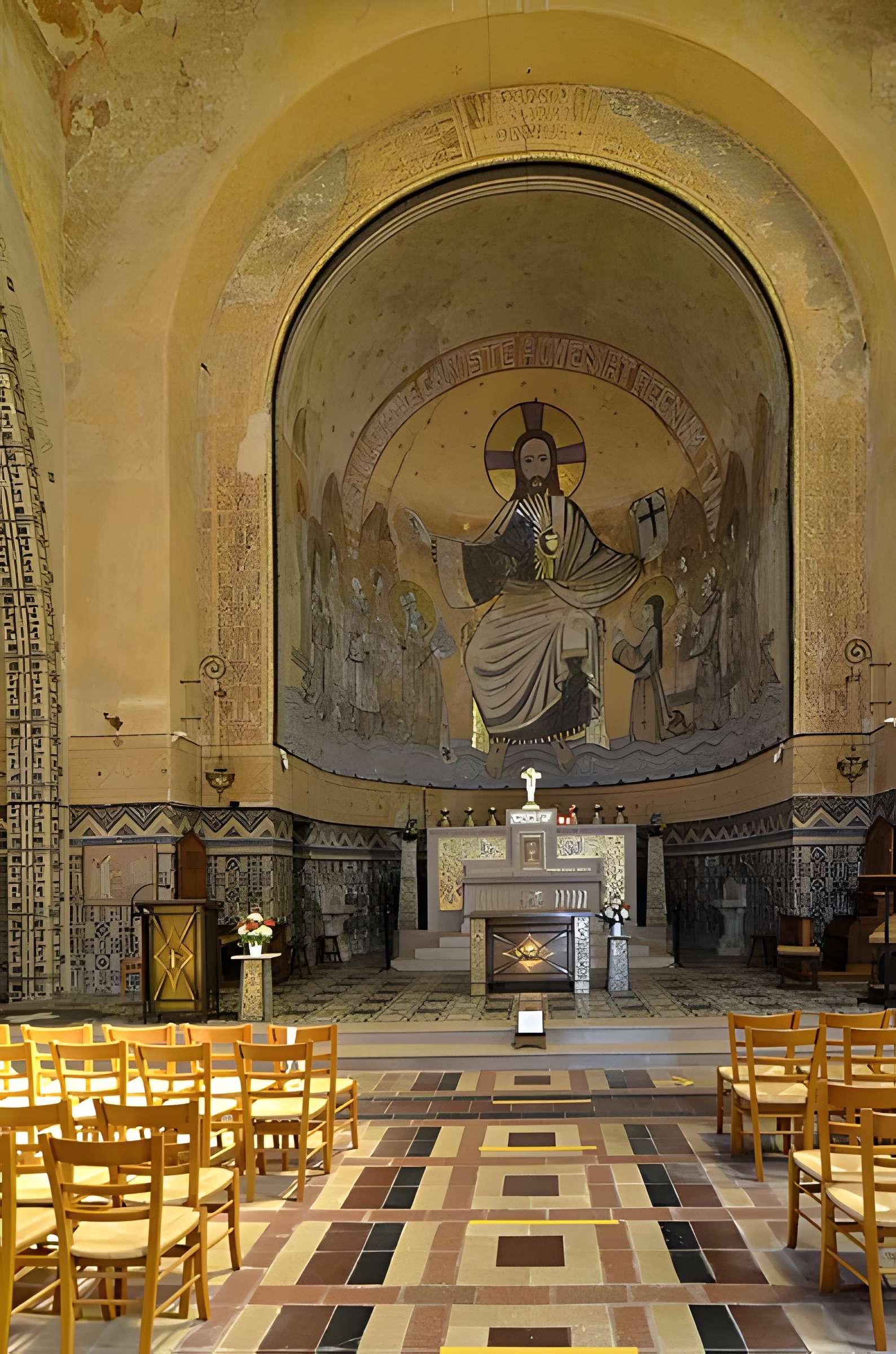 Église Saint-Julien de Domfront