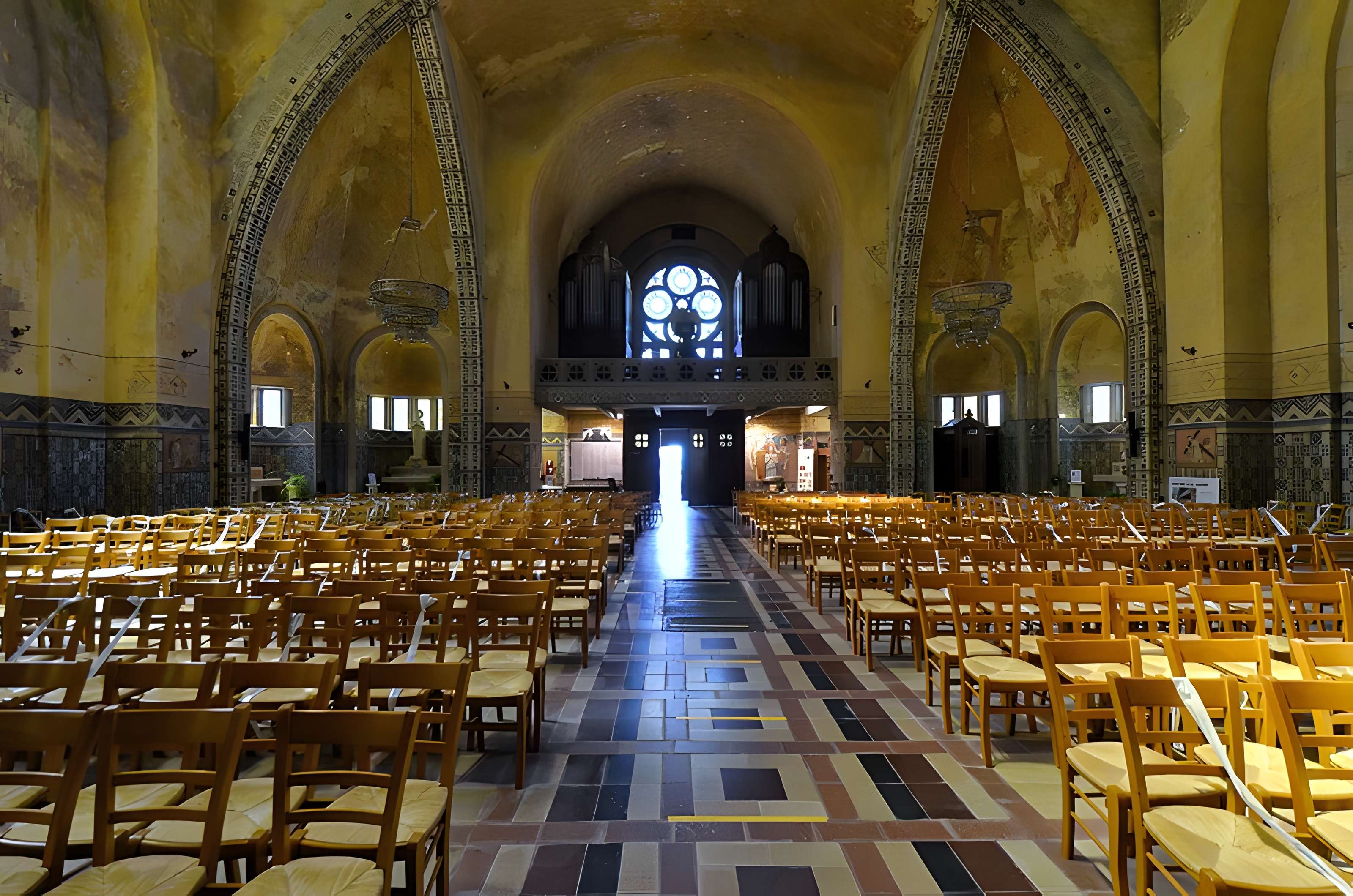 Église Saint-Julien de Domfront