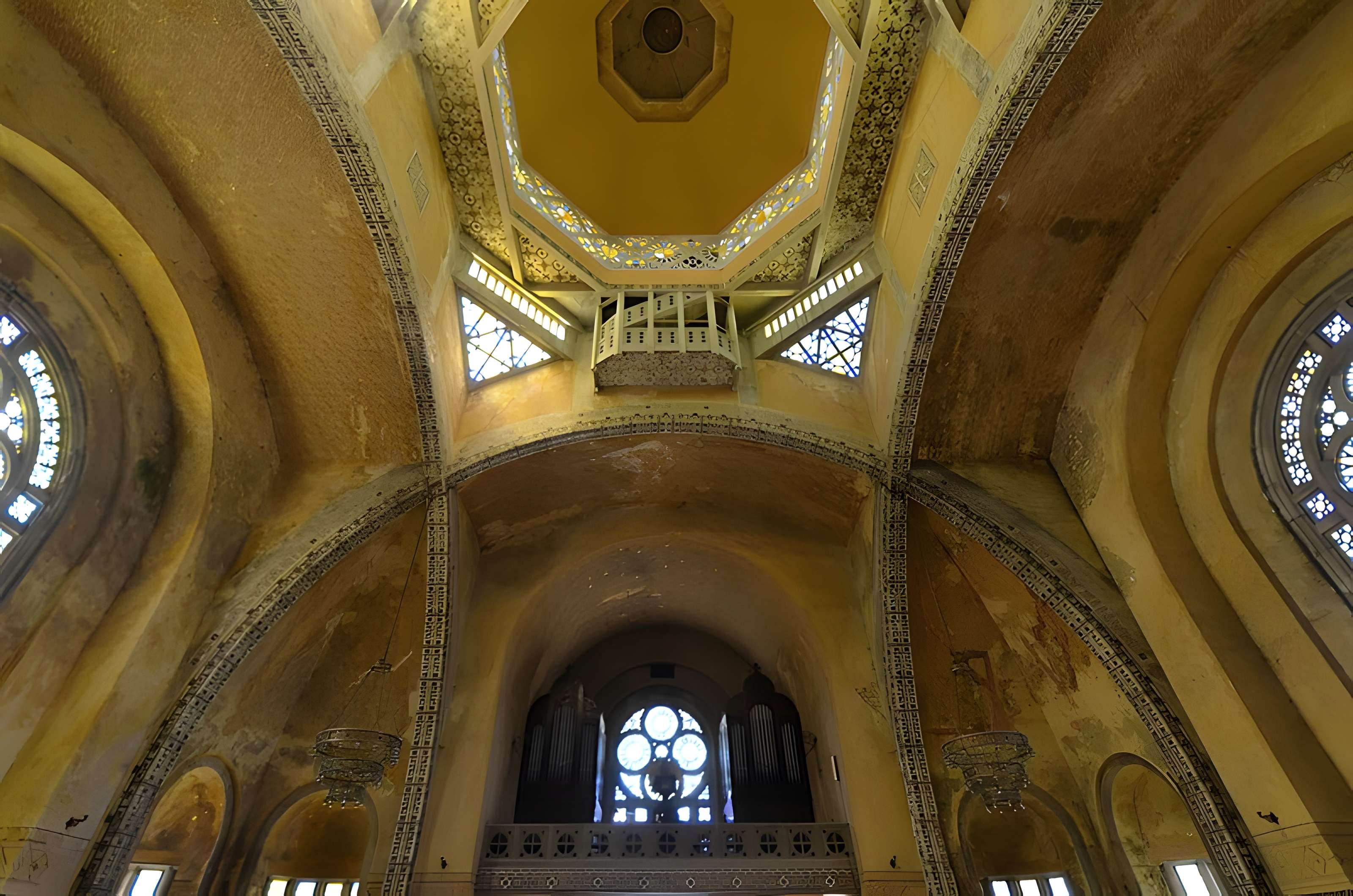 Église Saint-Julien de Domfront