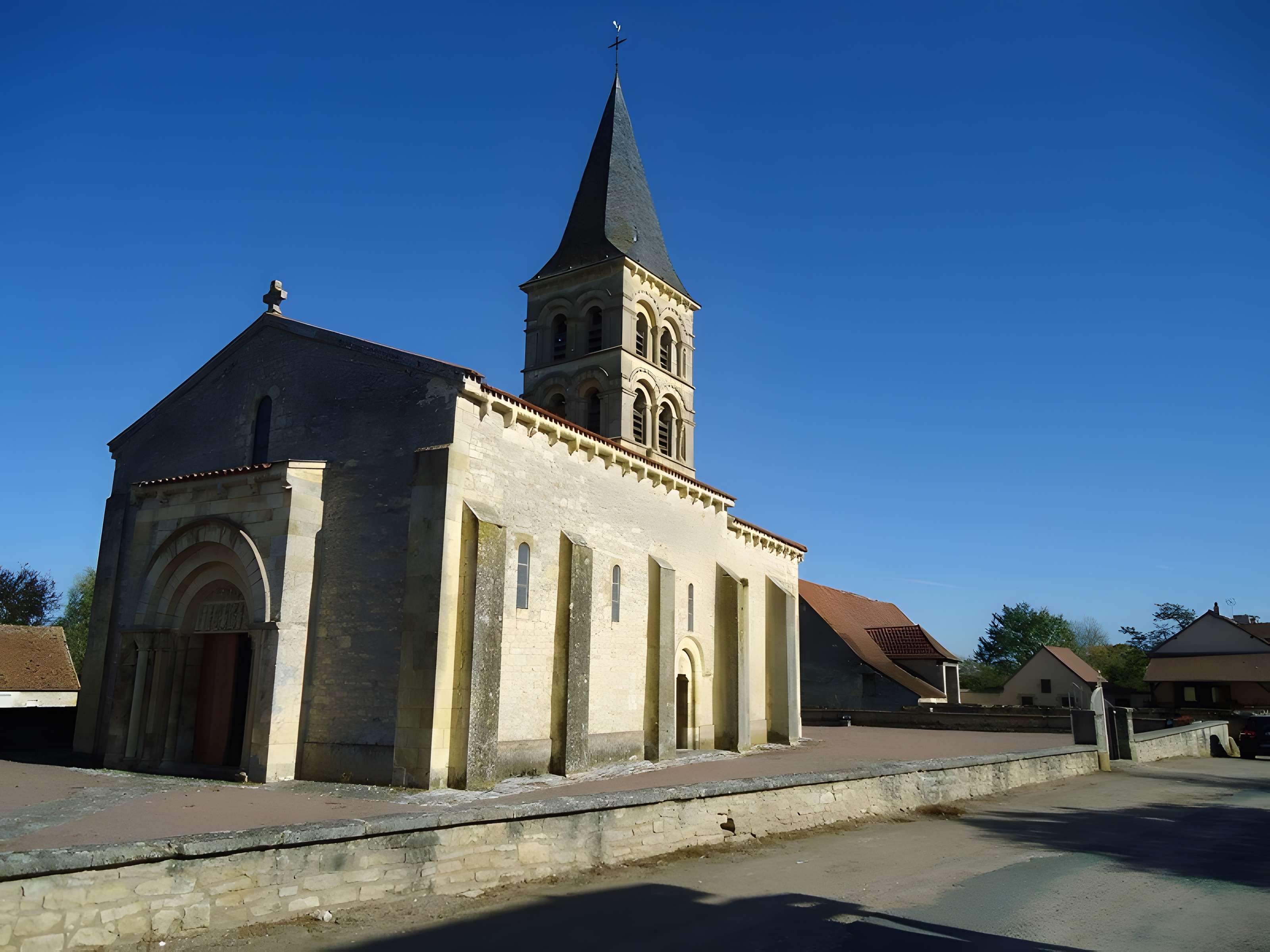 Église Saint-Julien de Mars-sur-Allier 