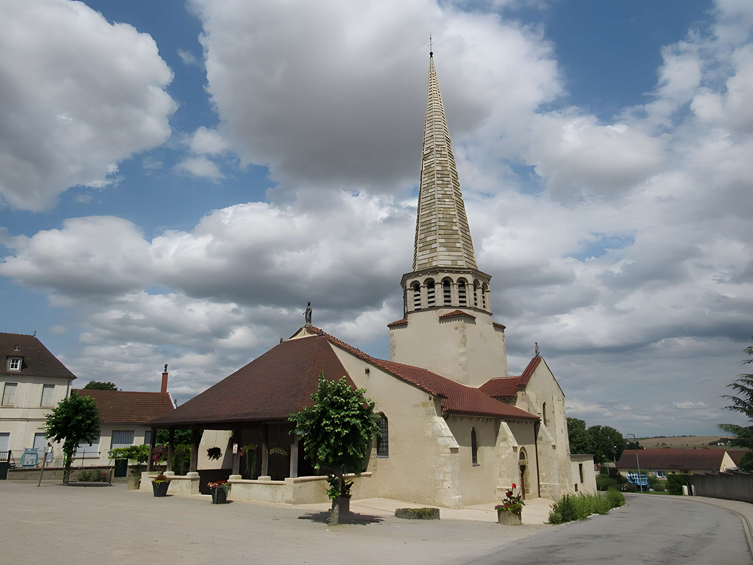 Église Saint-Julien de Saulcet