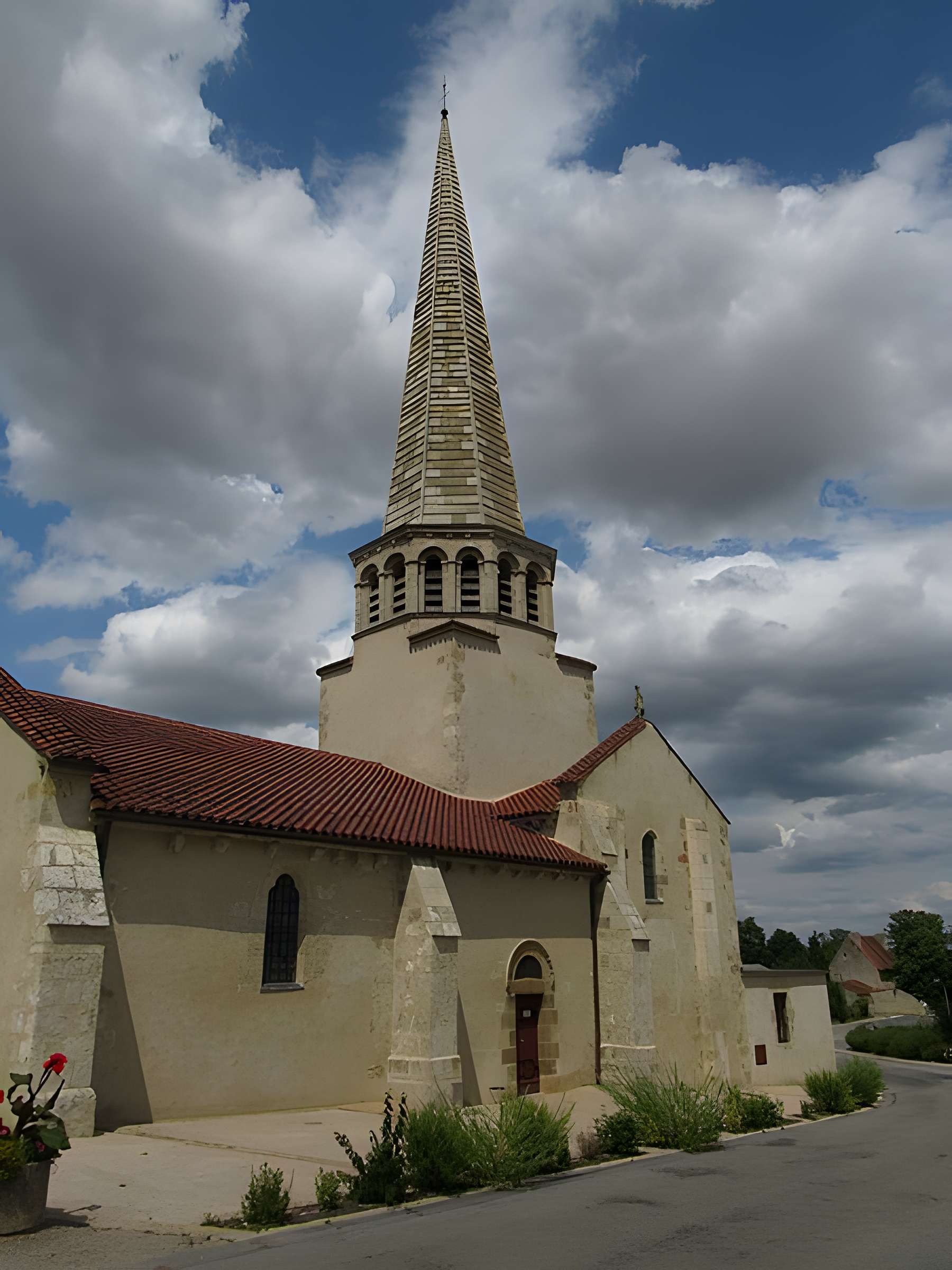 Église Saint-Julien de Saulcet