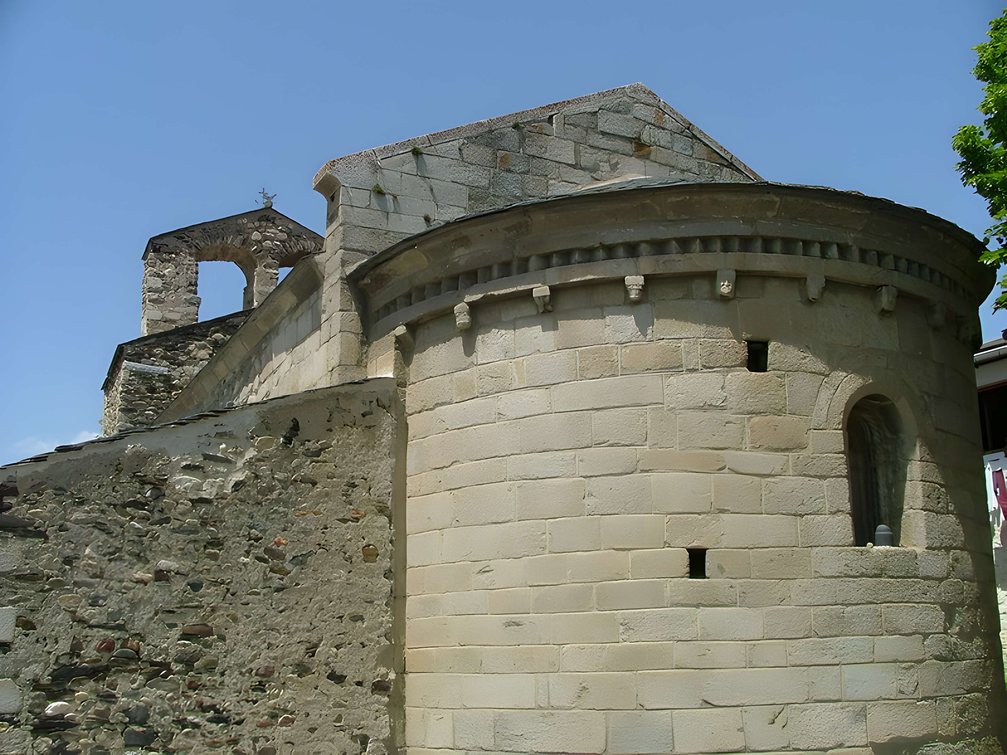 Église Saint-Julien d'Estavar