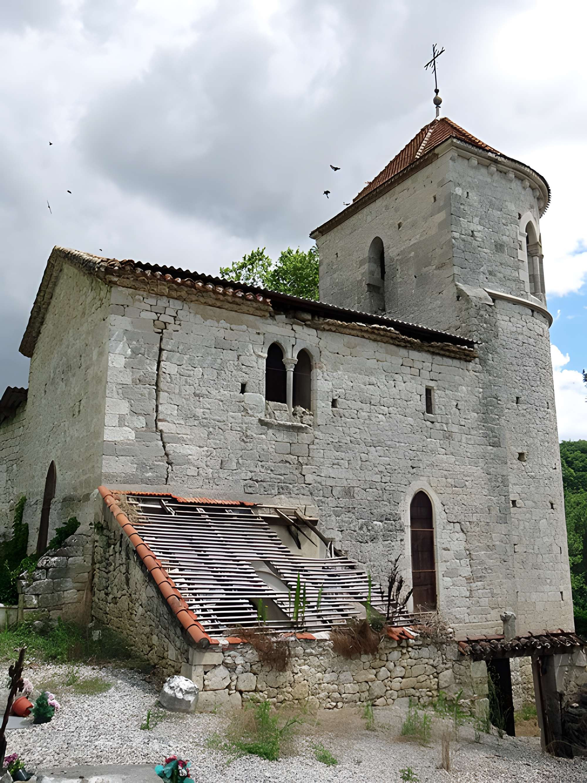 Église Saint-Just de Hautefage-la-Tour