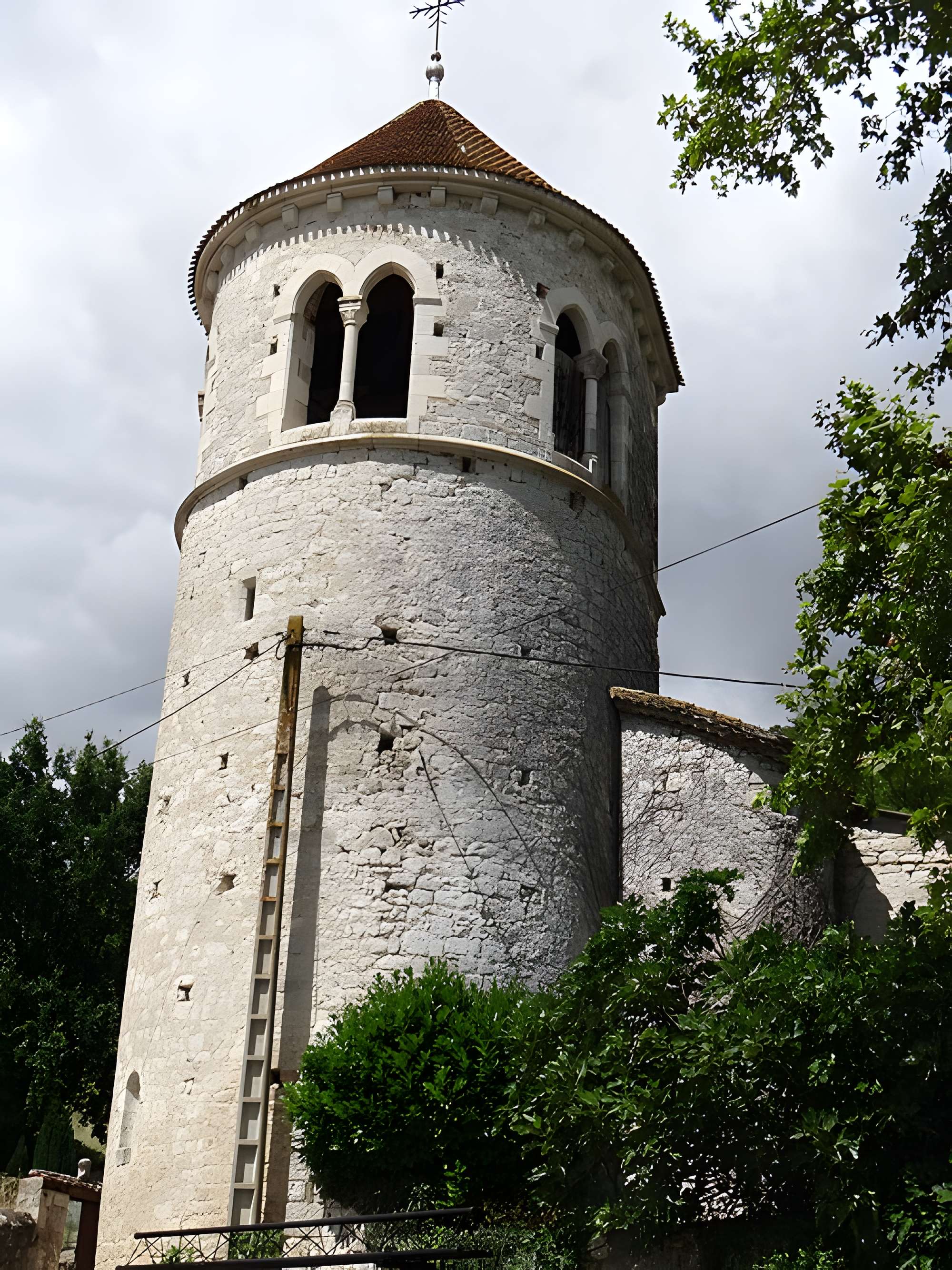 Église Saint-Just de Hautefage-la-Tour