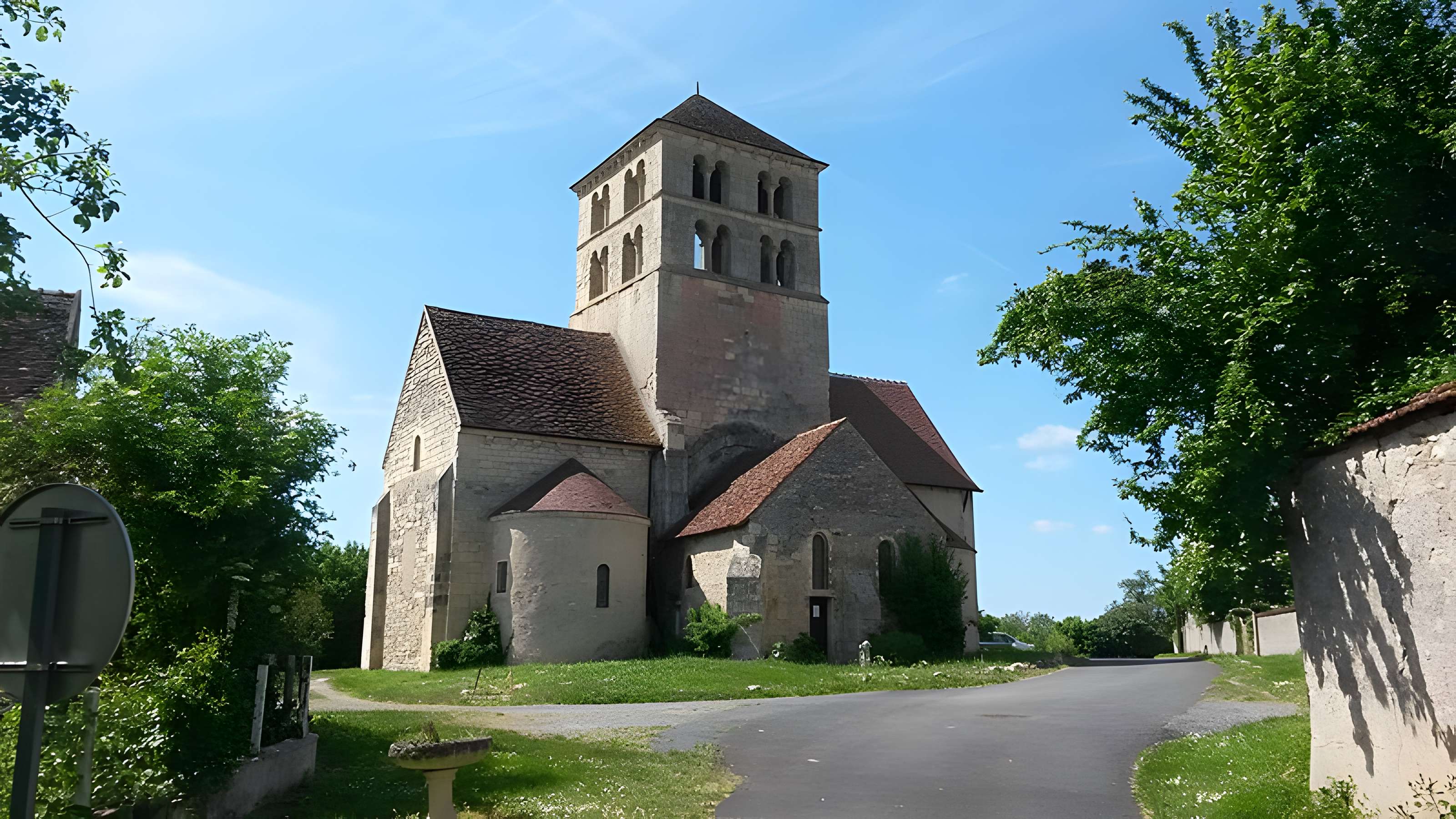 Église Saint-Laurent de Béard